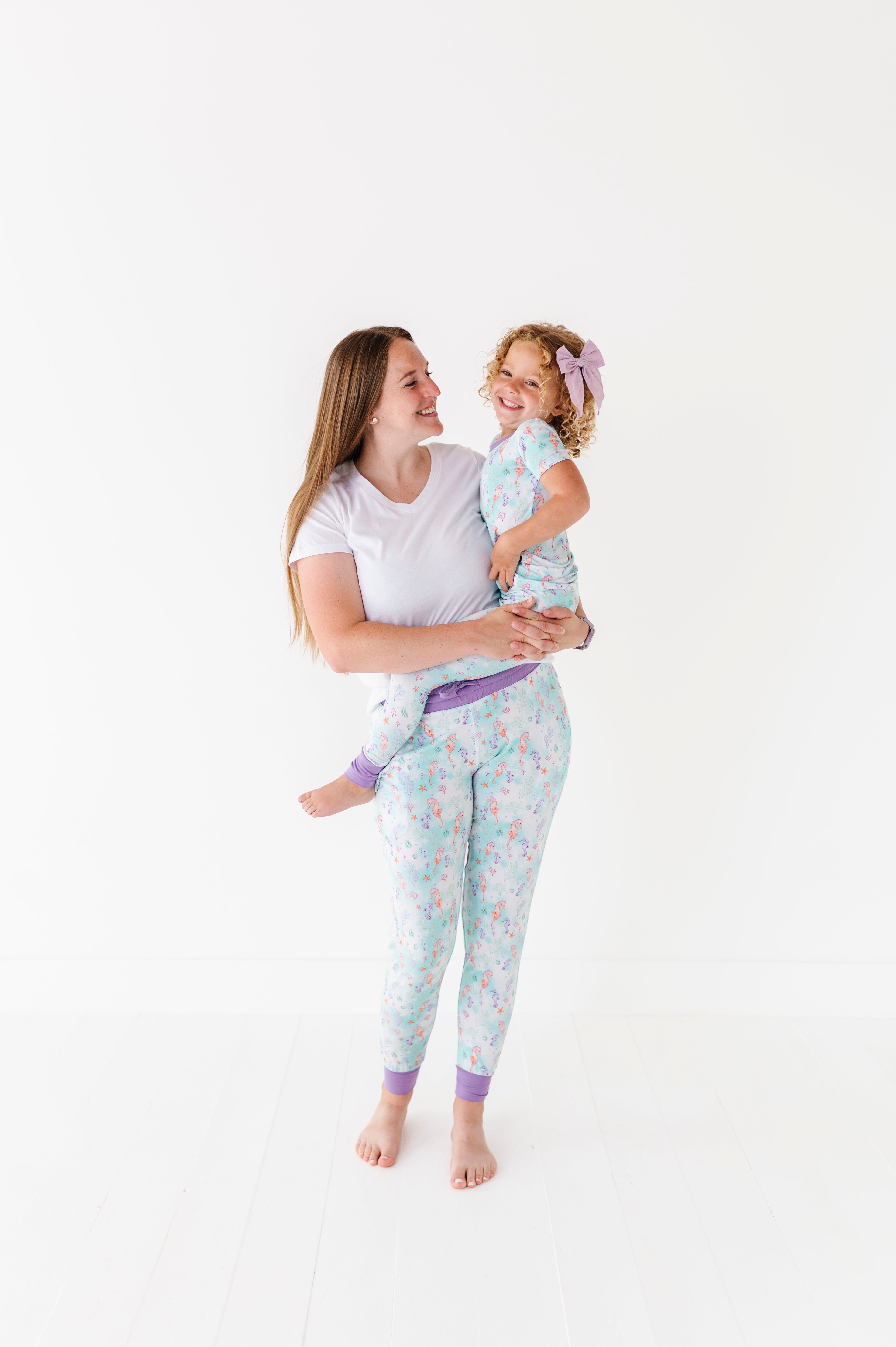 WOMEN'S SLEEPY PANTS - SEAHORSIN' AROUND