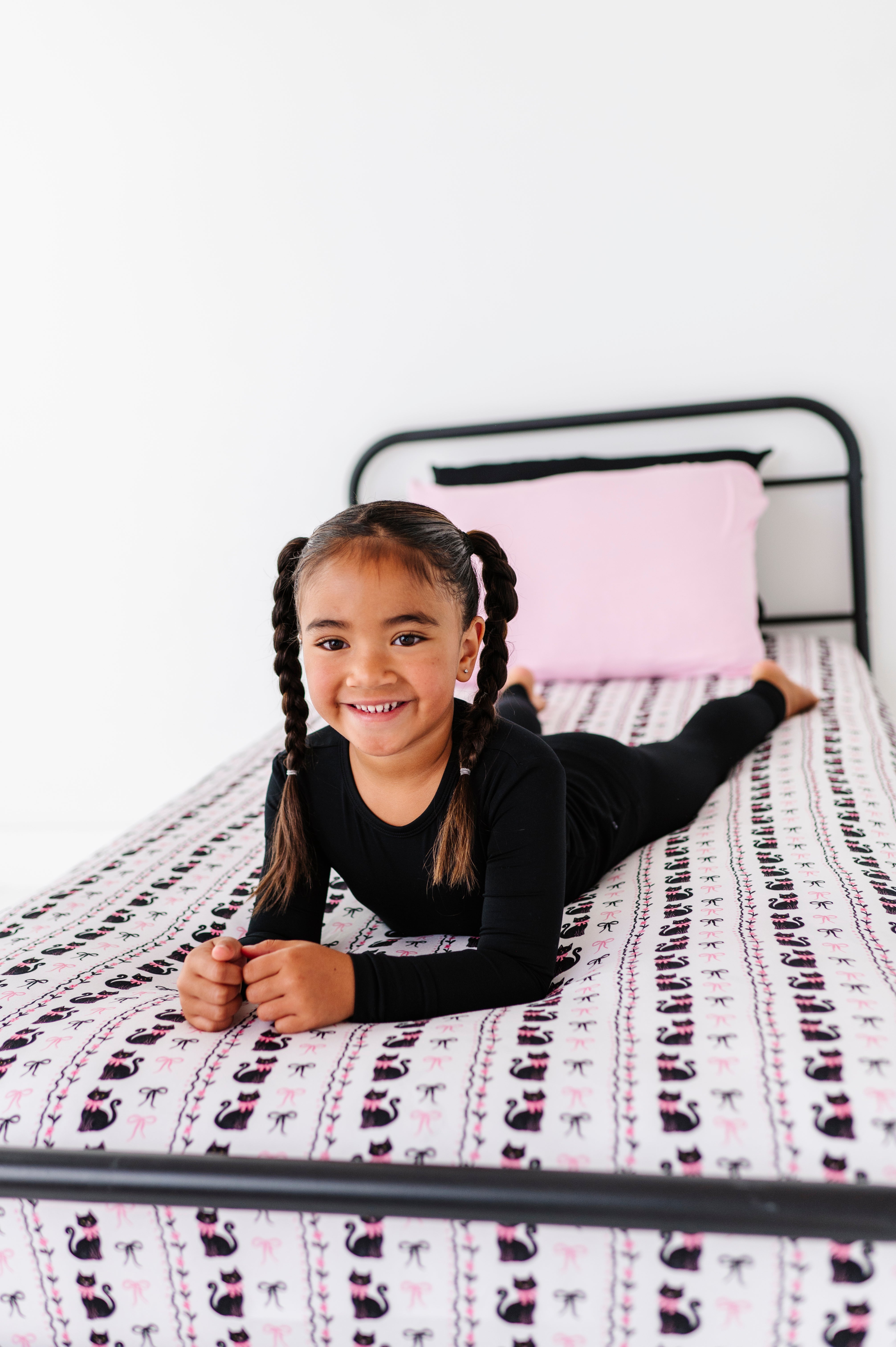 STANDARD PILLOWCASE SET - HEX AND HISSES