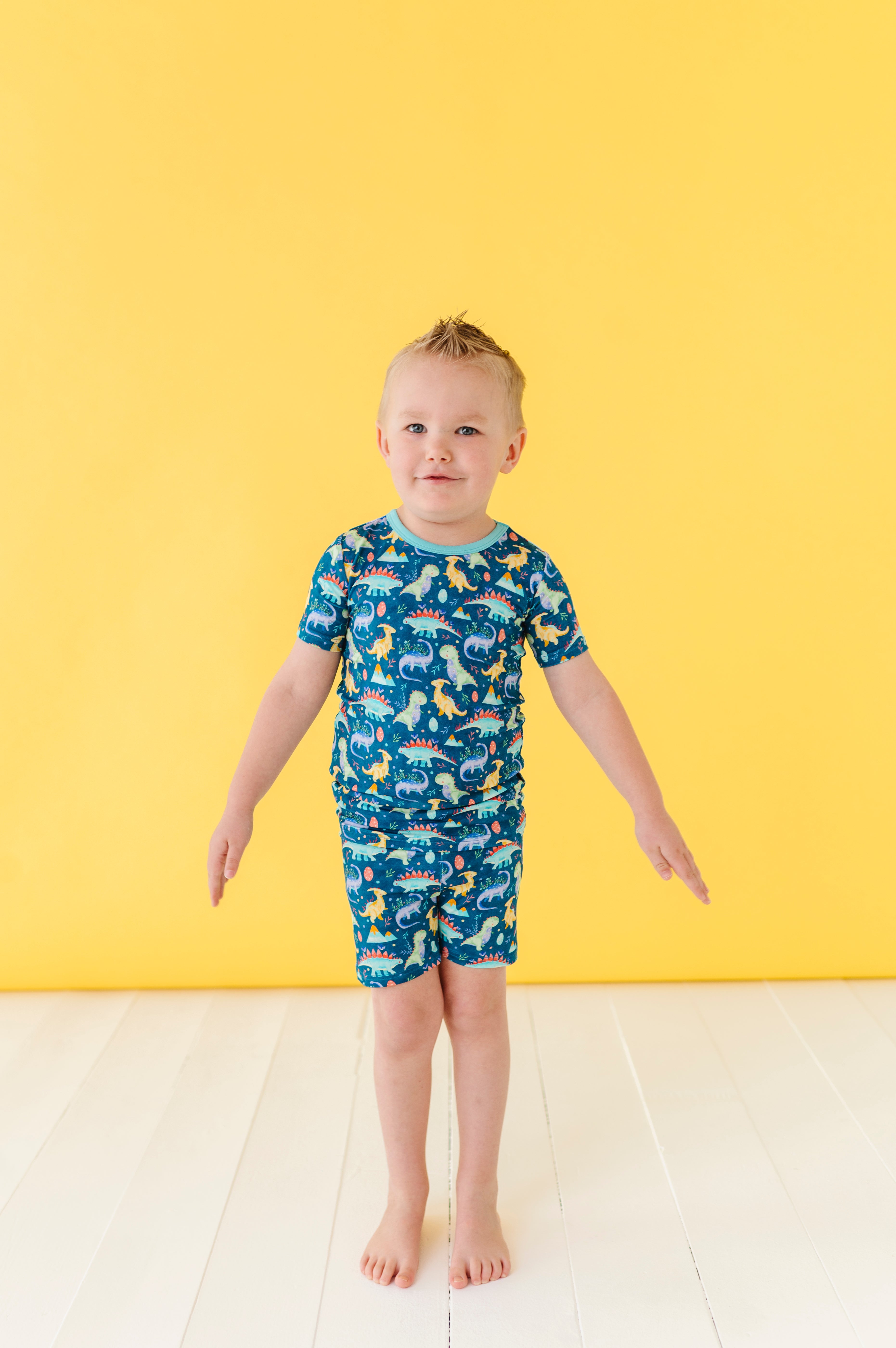 TWO PIECE SHORT SLEEVE WITH SHORTS JAMMIES - TOTALLY ROARSOME