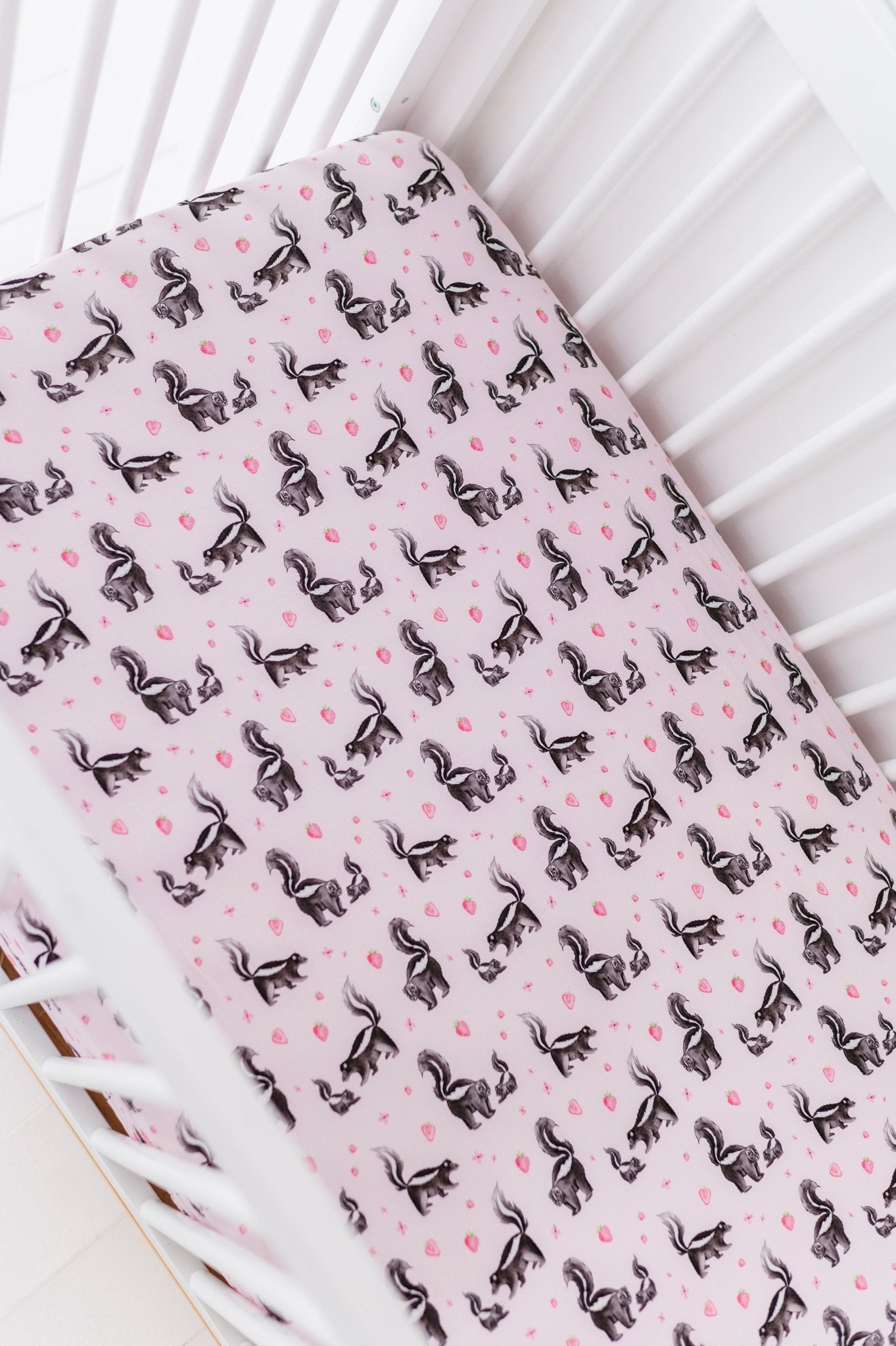 CRIB SHEET - BERRY SWEET - The Sleepy Sloth