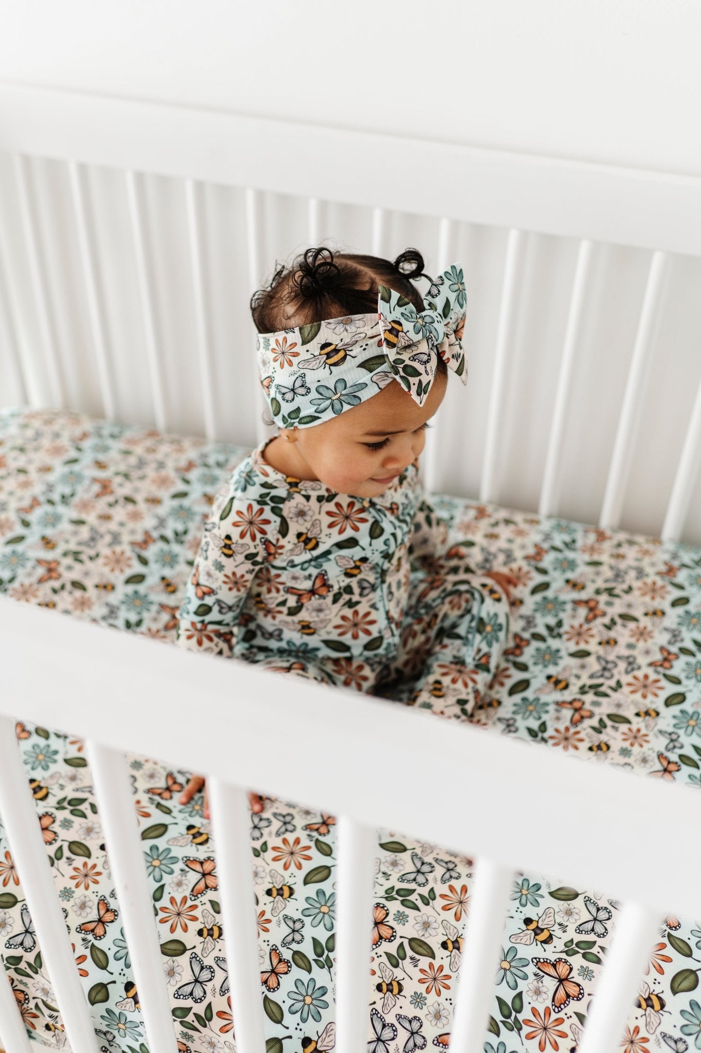 CRIB SHEET - BUZZING BLOSSOMS - The Sleepy Sloth