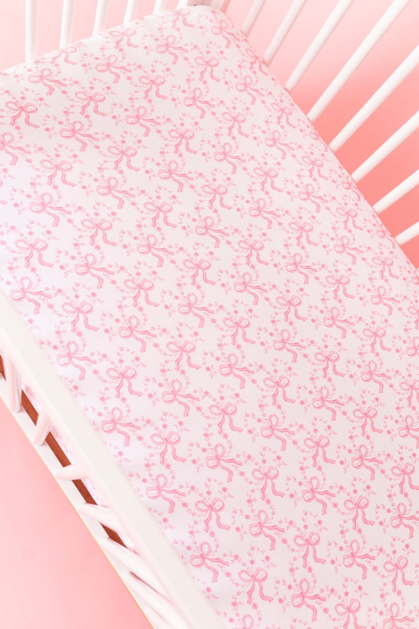 CRIB SHEET - LOVELACE BOWS - The Sleepy Sloth