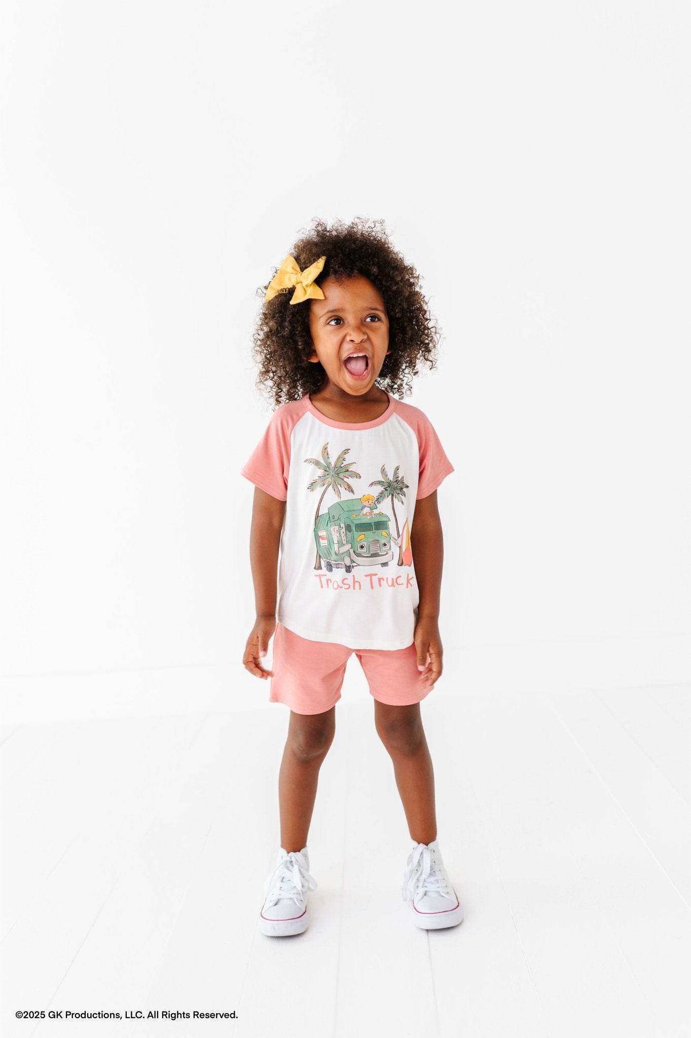 GRAPHIC TEE SHORT SET - TRASH TRUCK™ BEACH DAY (PINK) - The Sleepy Sloth