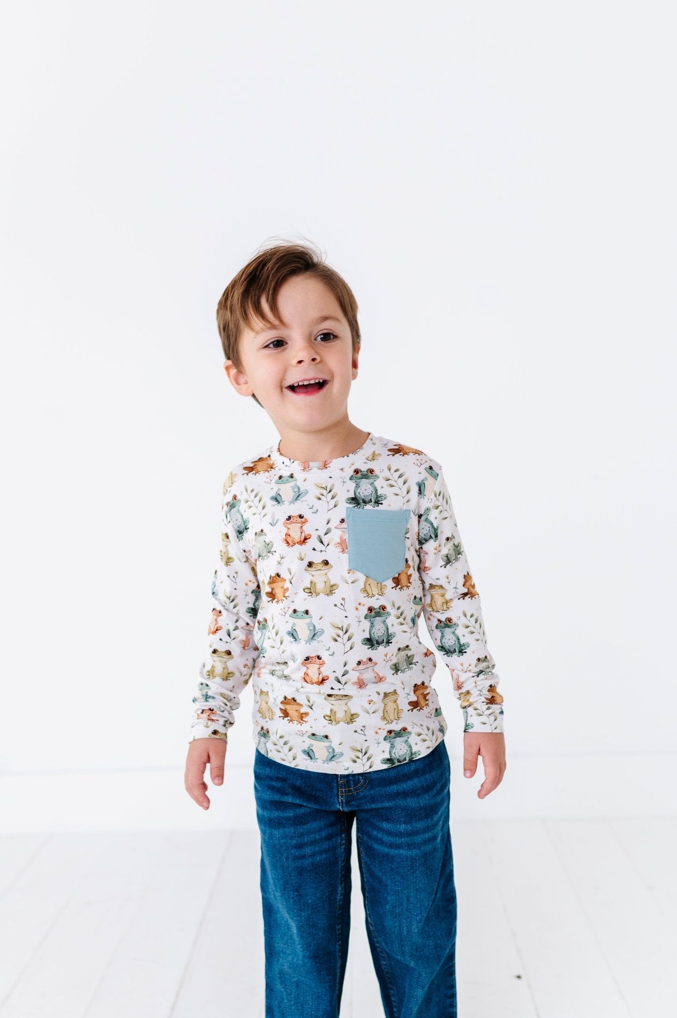 LONG SLEEVE POCKET TEE - FROGGING AWESOME - The Sleepy Sloth