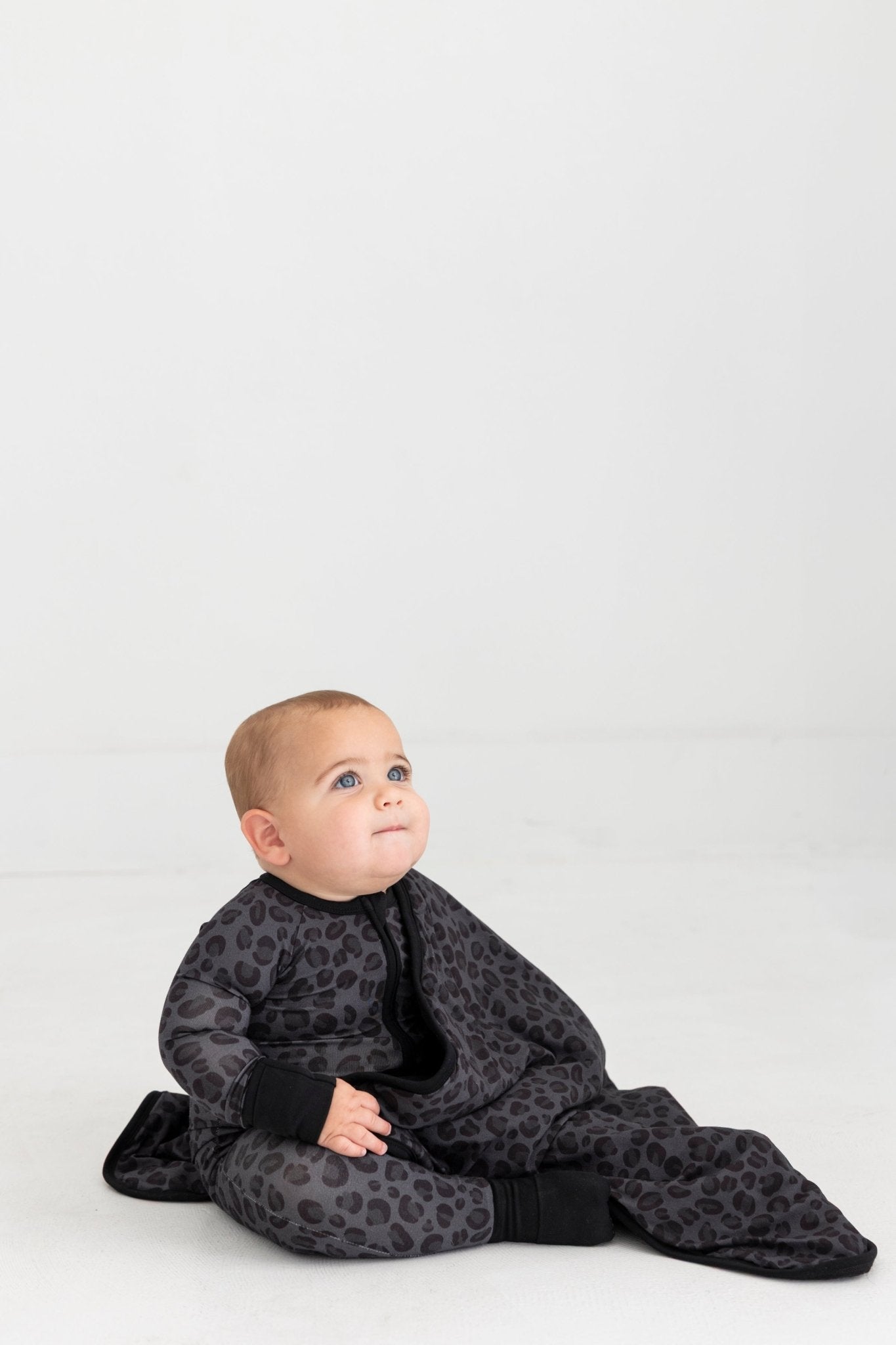 MINI BLANKIE - SPOTTED IN ONYX - The Sleepy Sloth