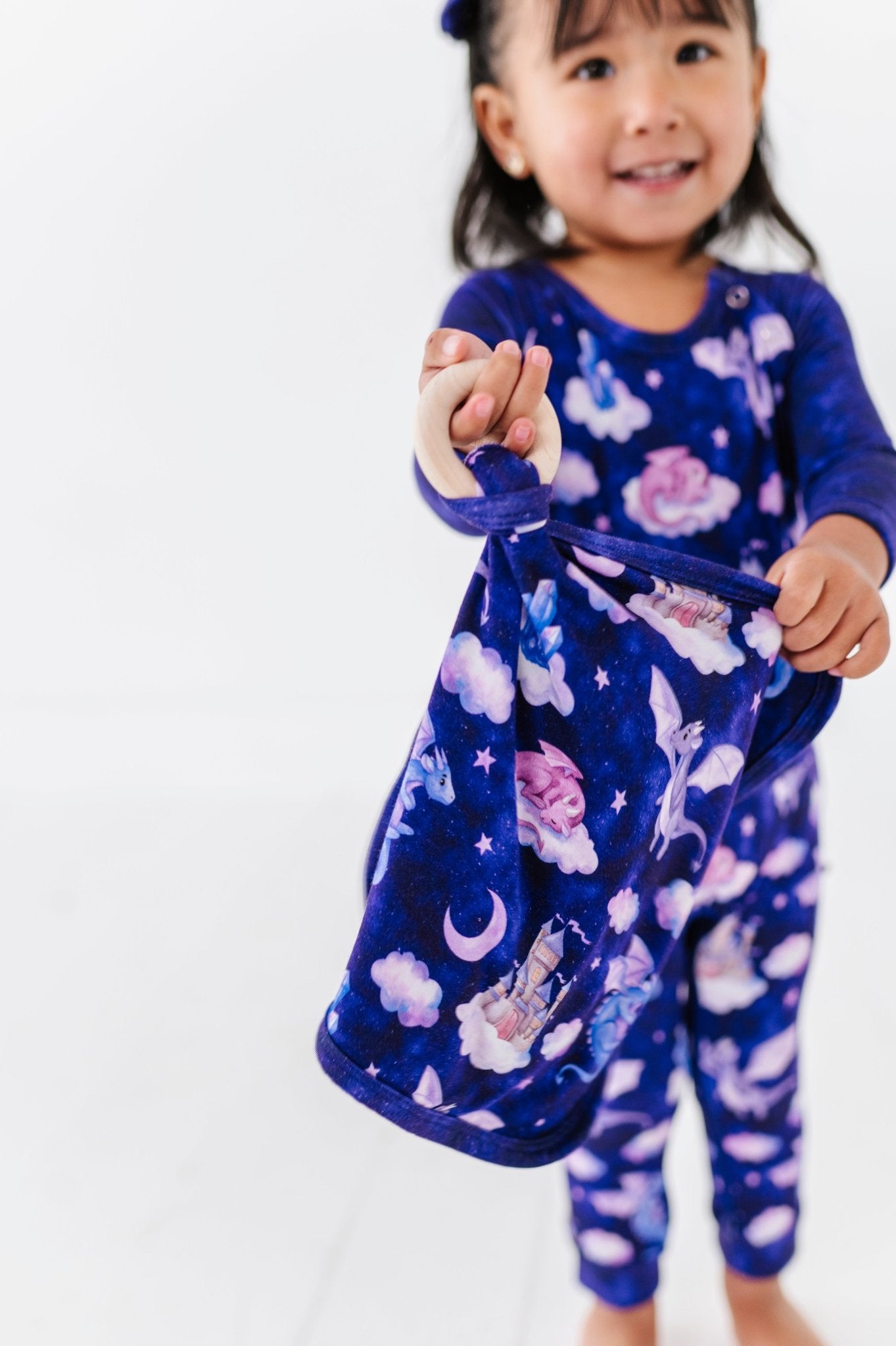 MINI LOVIE WITH WOODEN RING - AMETHYSIA - The Sleepy Sloth