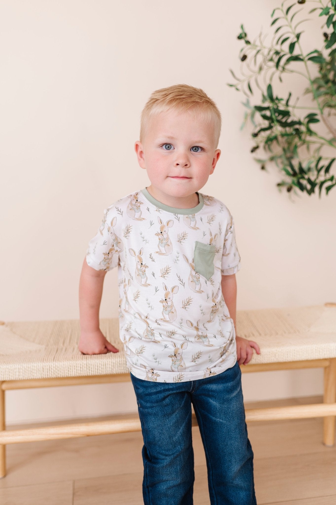 POCKET TEE - LOVE ROO SO MUCH - The Sleepy Sloth