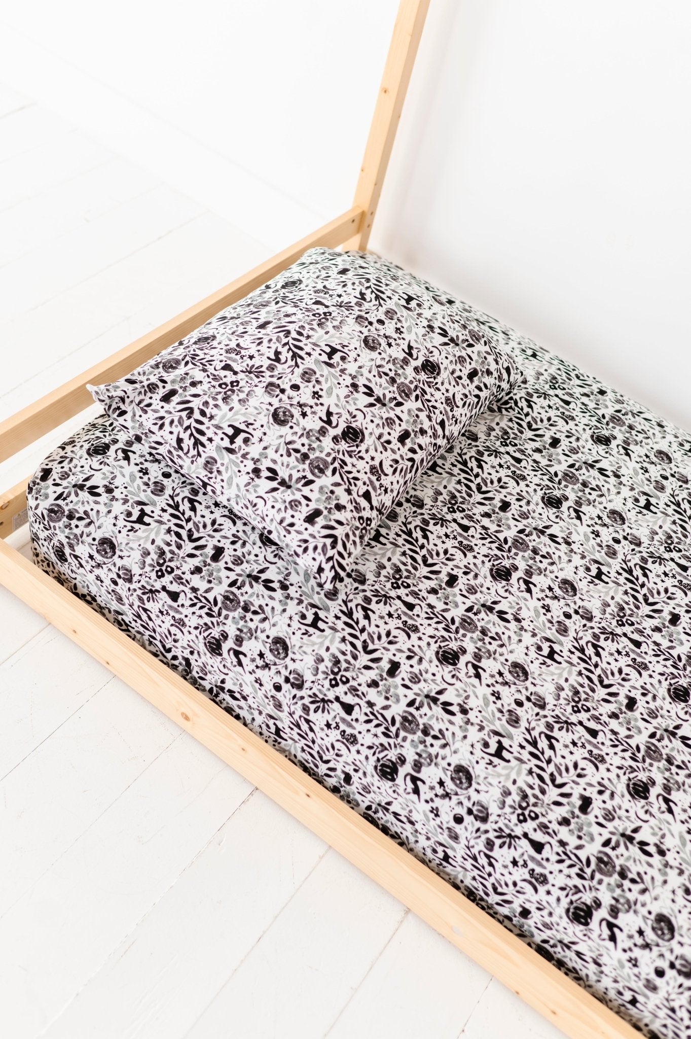 PREORDER TWIN SHEET SET - SALEM PREORDER - The Sleepy Sloth