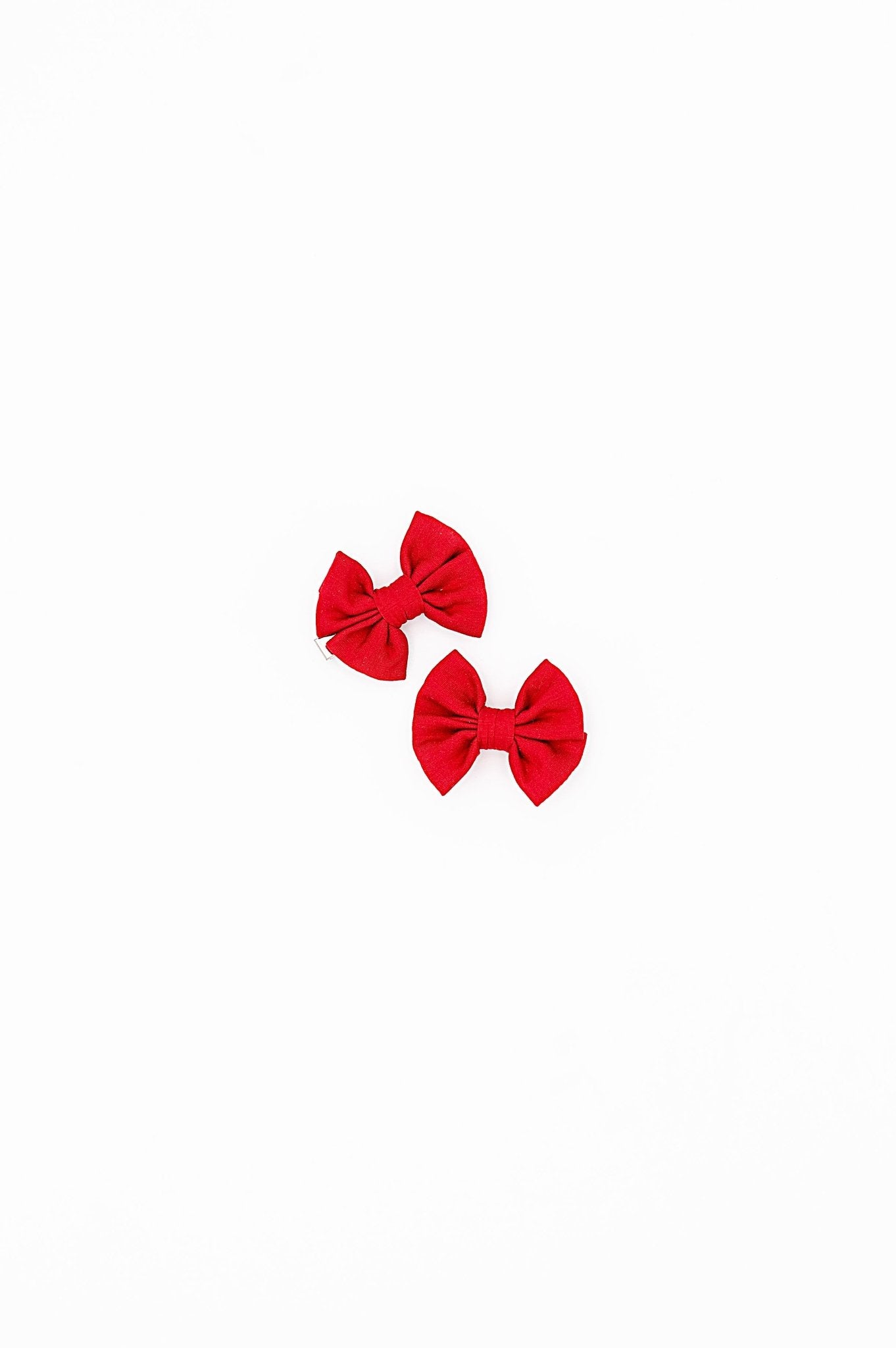 PRESALE ALLIGATOR CLIP SOLID MINI BOWS - CRANBERRY - The Sleepy Sloth