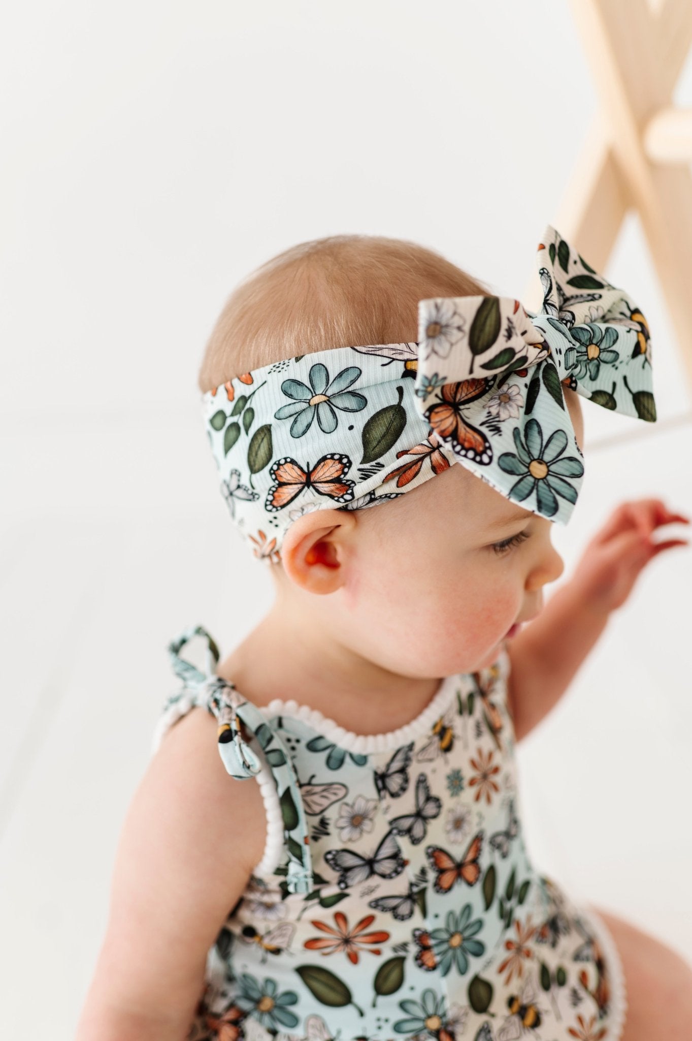 RIBBED PRINTED BOW - BUZZING BLOSSOMS - The Sleepy Sloth