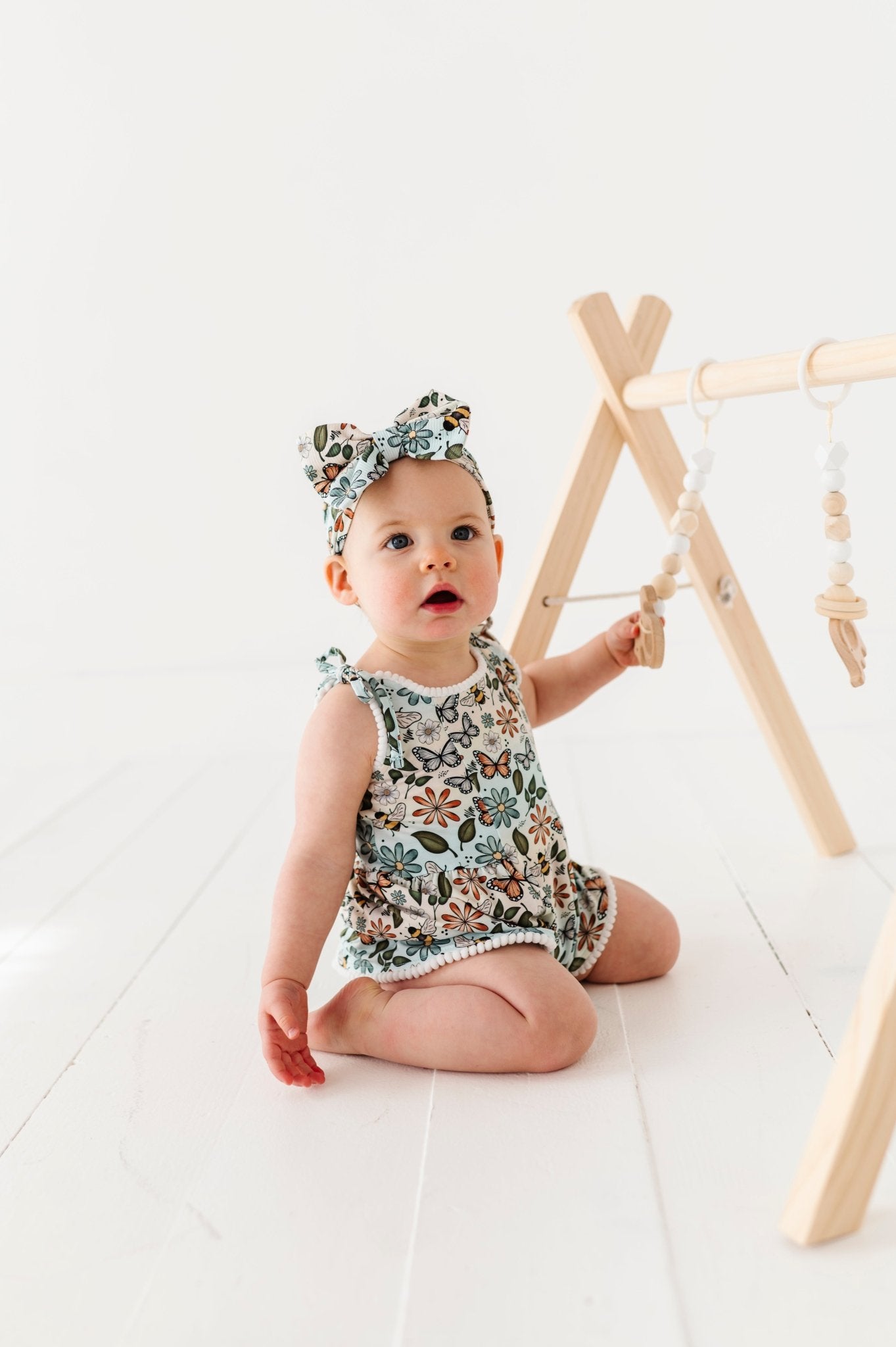 RIBBED PRINTED BOW - BUZZING BLOSSOMS - The Sleepy Sloth