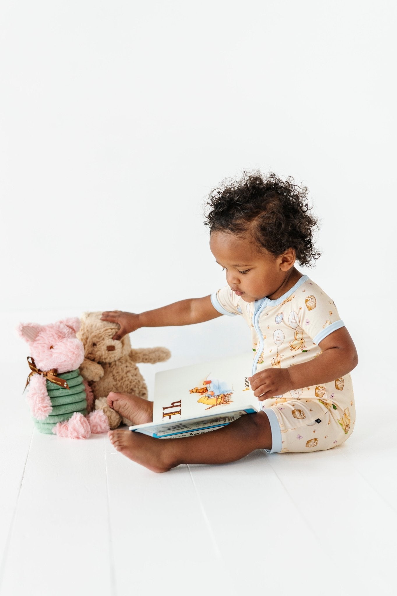 SHORTIE - 100 ACRES OF KINDNESS - The Sleepy Sloth