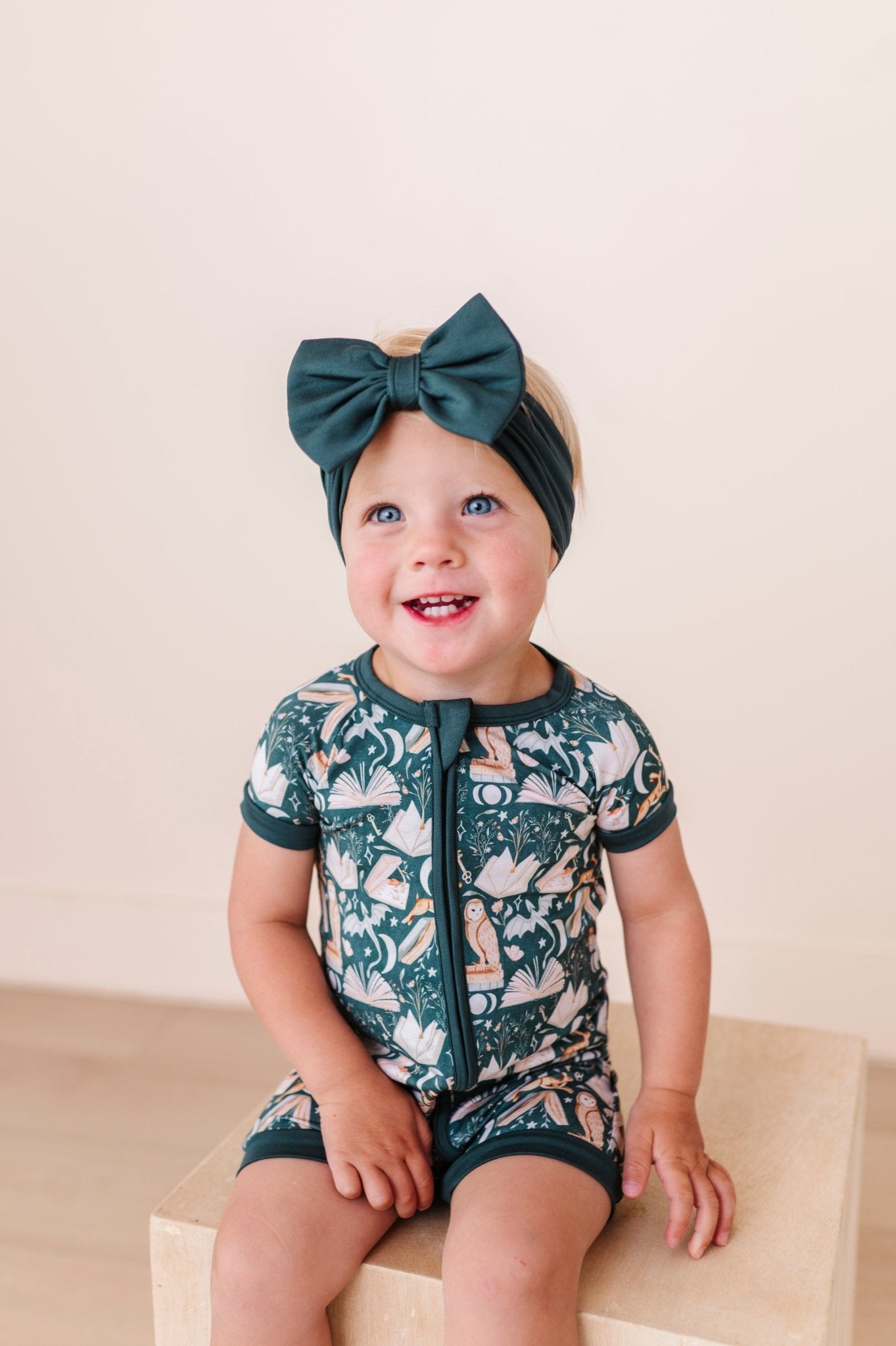 SOLID BOW - ENCHANTED LIBRARY - The Sleepy Sloth