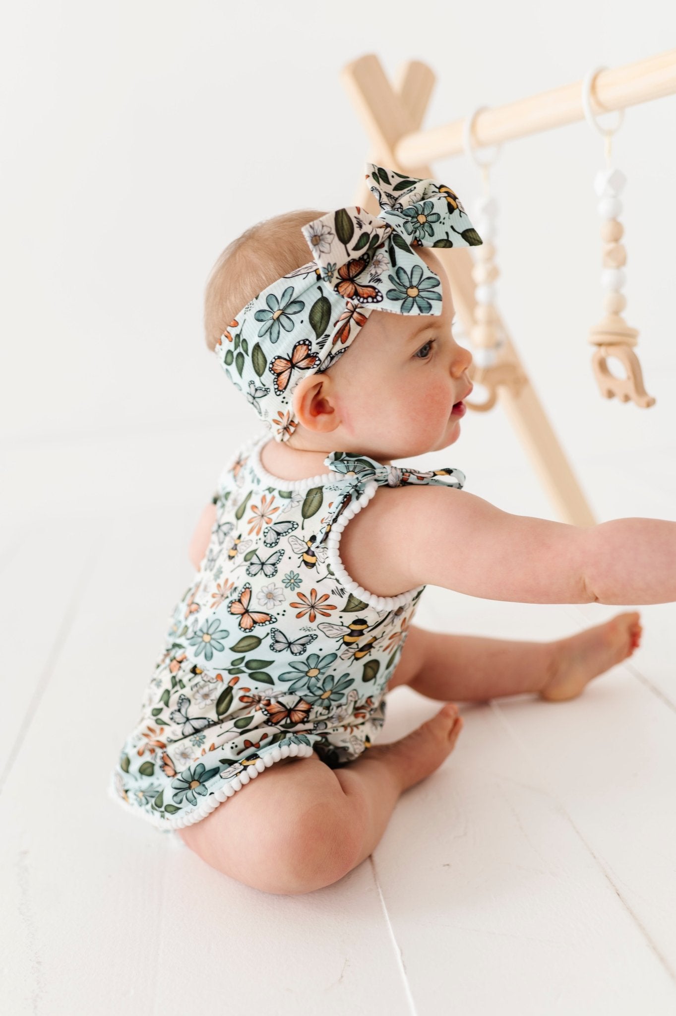 TIE STRAP BUBBLE - BUZZING BLOSSOMS - The Sleepy Sloth