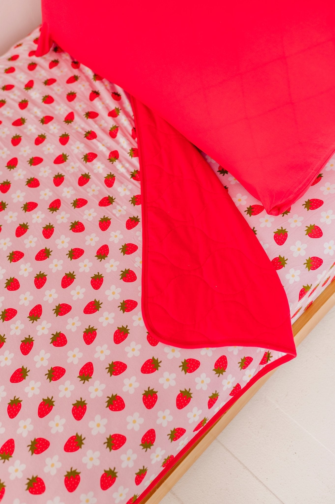 TODDLER BLANKIE - STRAWBERRY FIELDS - The Sleepy Sloth