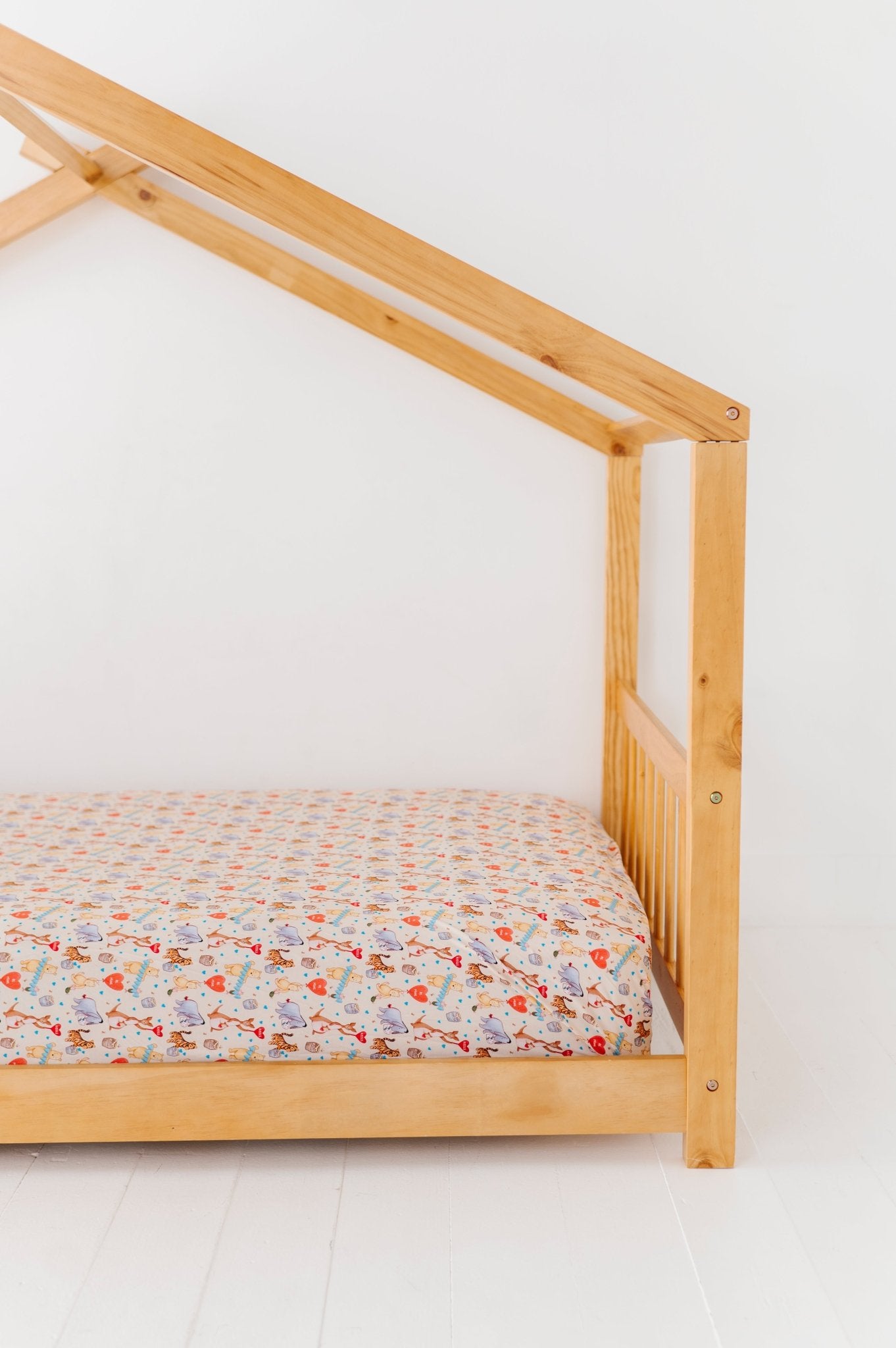 TWIN FITTED SHEET - 100 ACRES OF HUGS - The Sleepy Sloth
