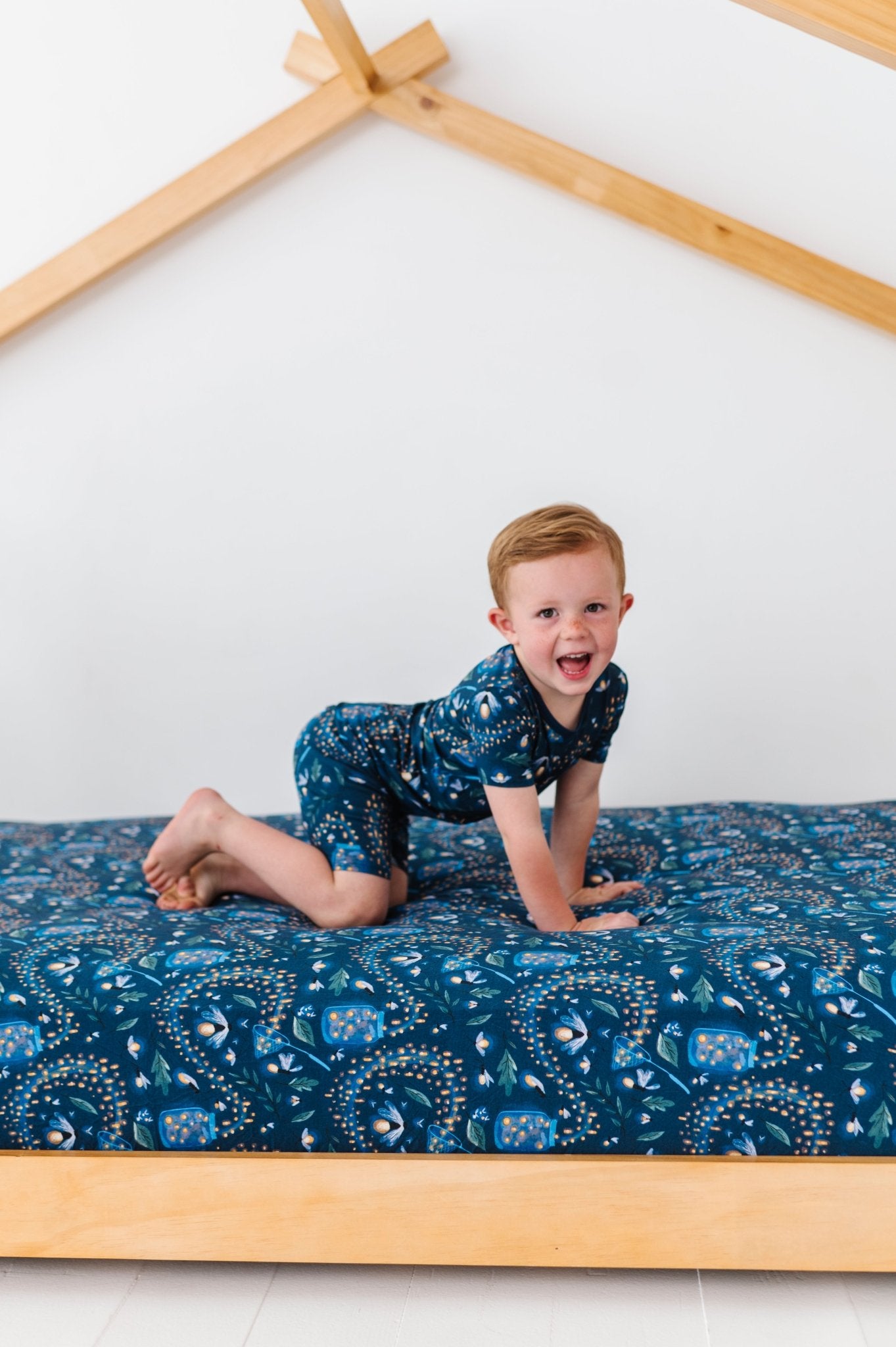 TWIN FITTED SHEET - GLOW WITH THE FLOW - The Sleepy Sloth