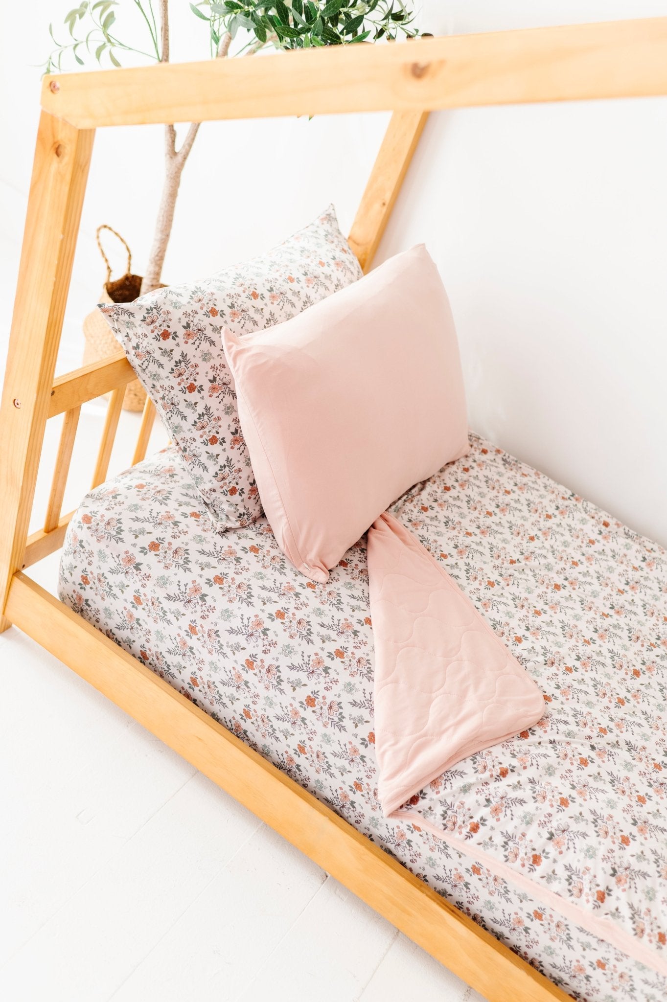 TWIN FITTED SHEET - TIMELESS MEADOW - The Sleepy Sloth