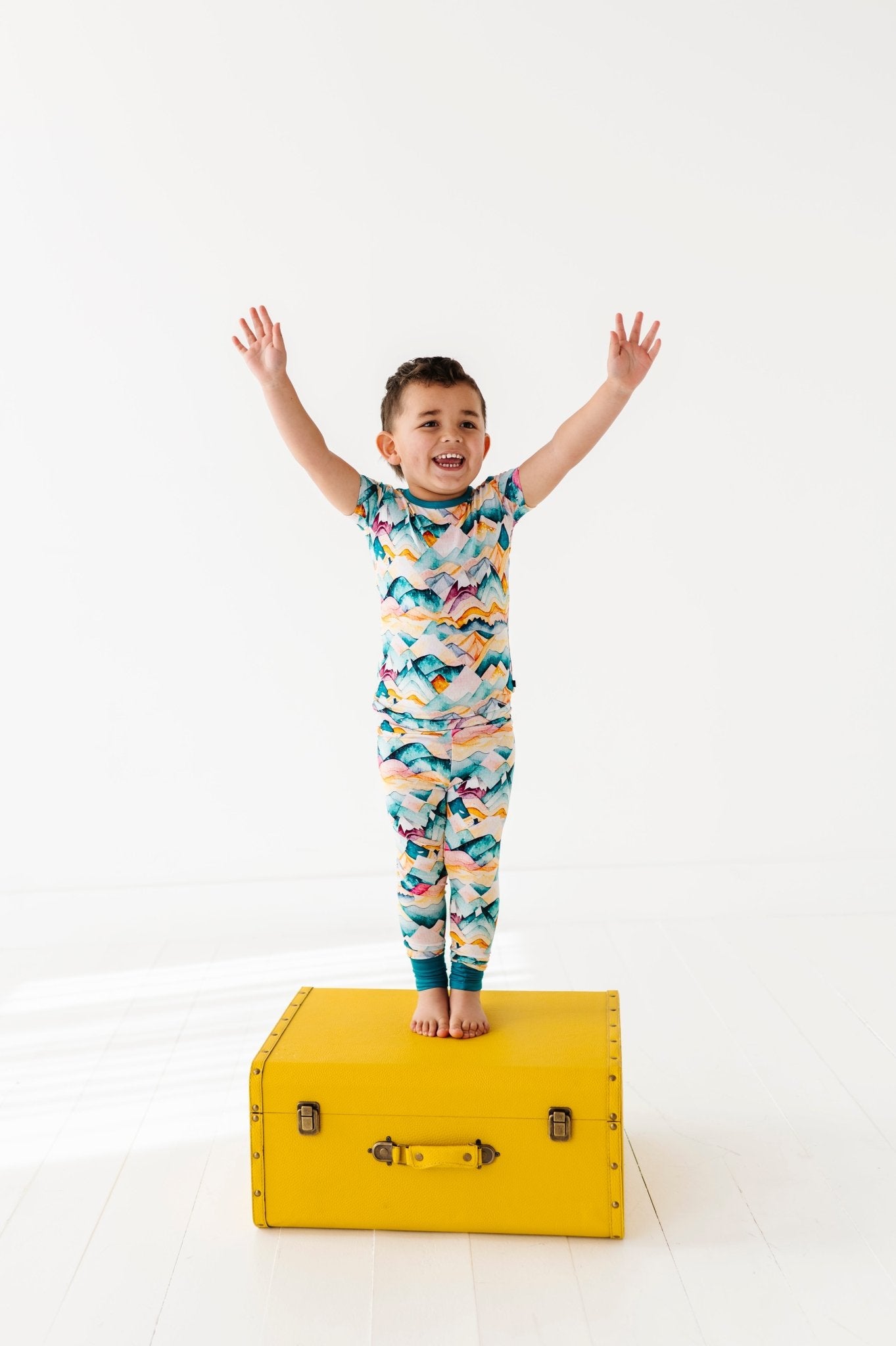 TWO PIECE SHORT SLEEVE WITH PANTS JAMMIES - SPRING MOUNTAINS - The Sleepy Sloth