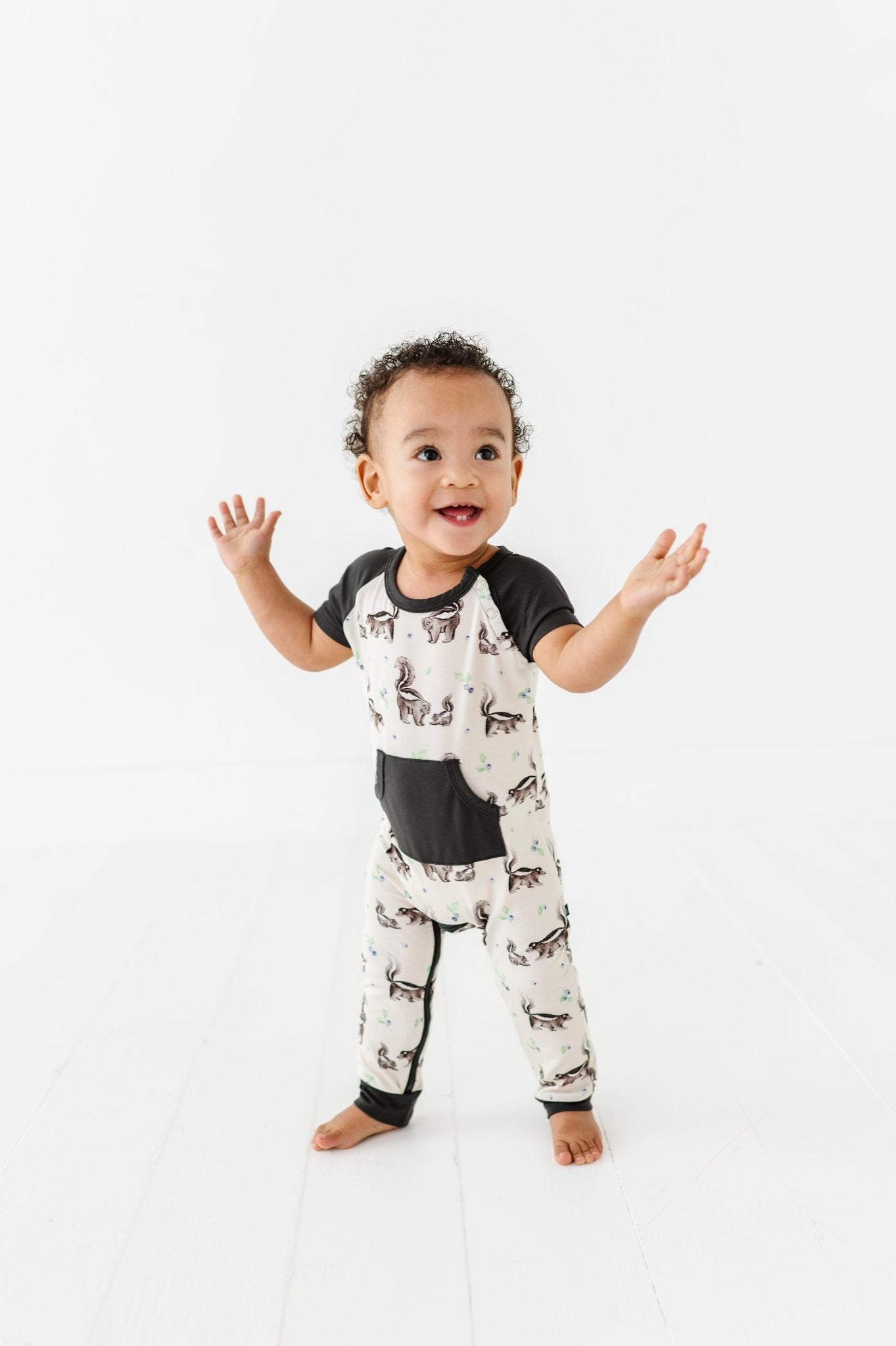 ZIP SHORT SLEEVE LONGALL - BERRY STINKY - The Sleepy Sloth