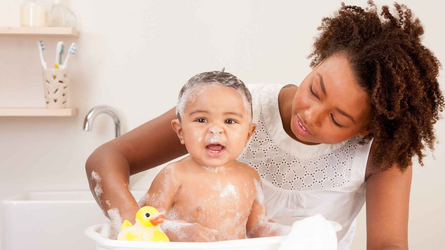 How to Give a Breastmilk Bath: A Complete Guide for Parents - The Sleepy Sloth