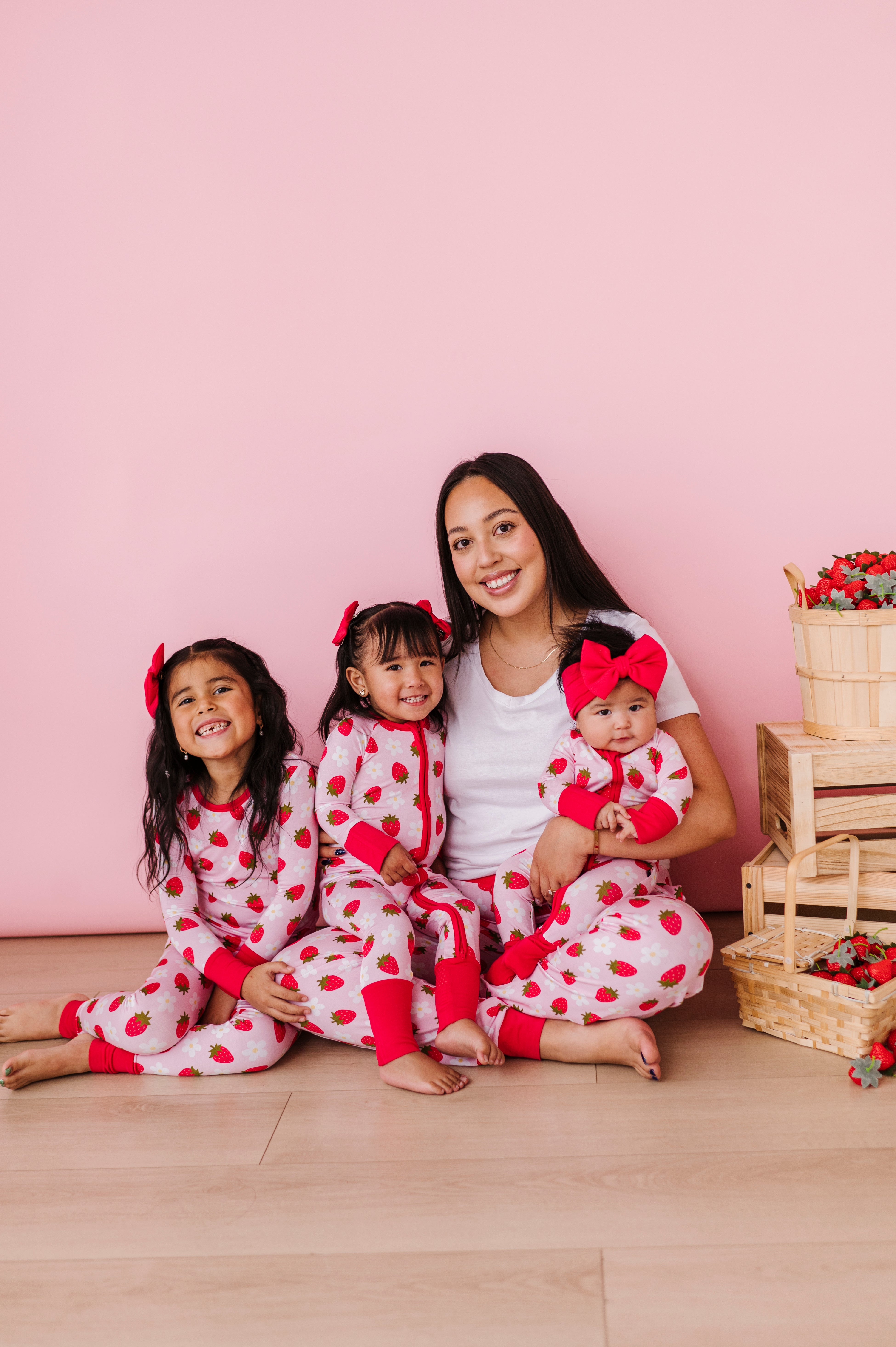 SOLID BOW - STRAWBERRY FIELDS