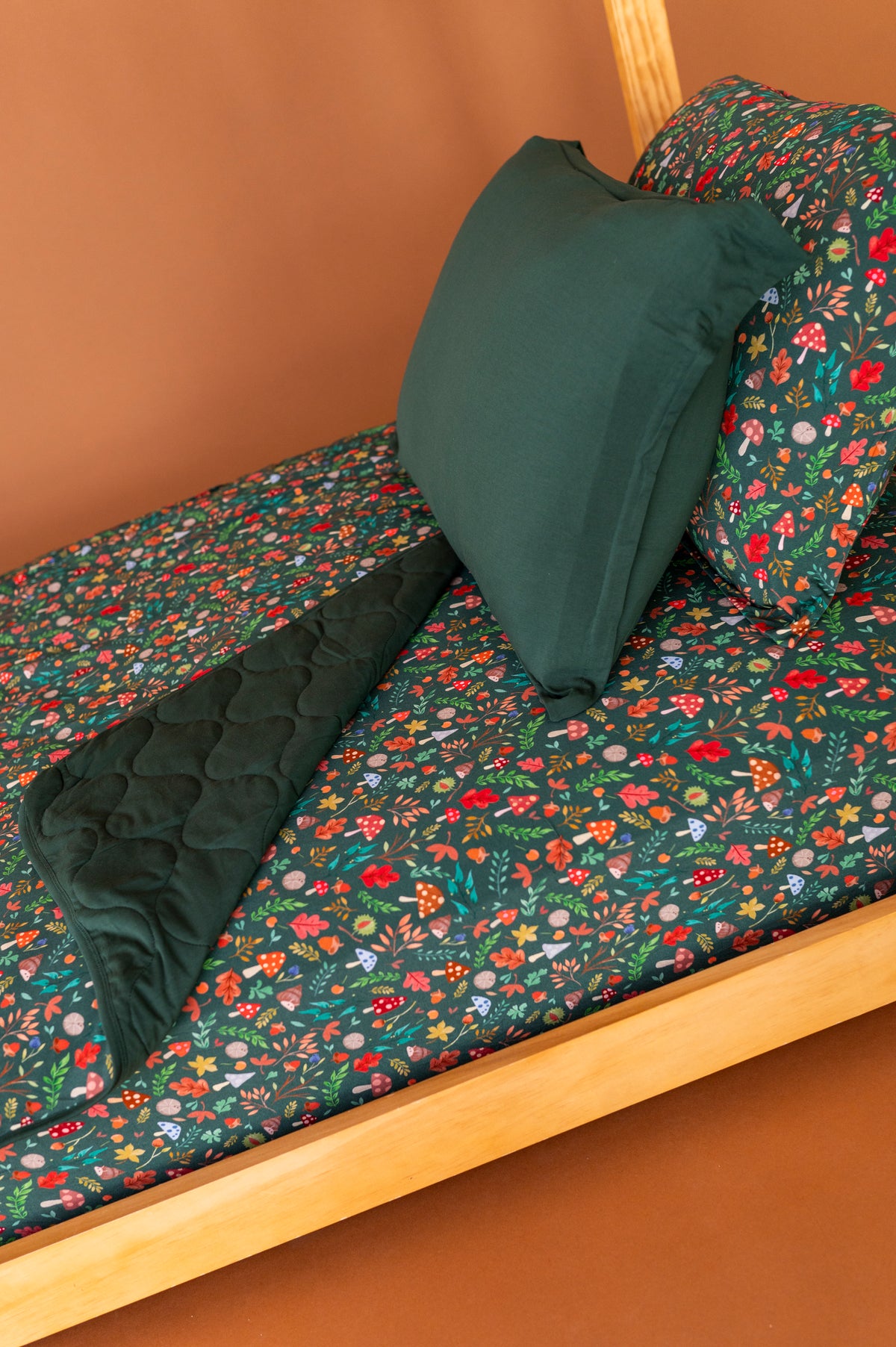 Twin Fitted Sheet - Toadstool Grove