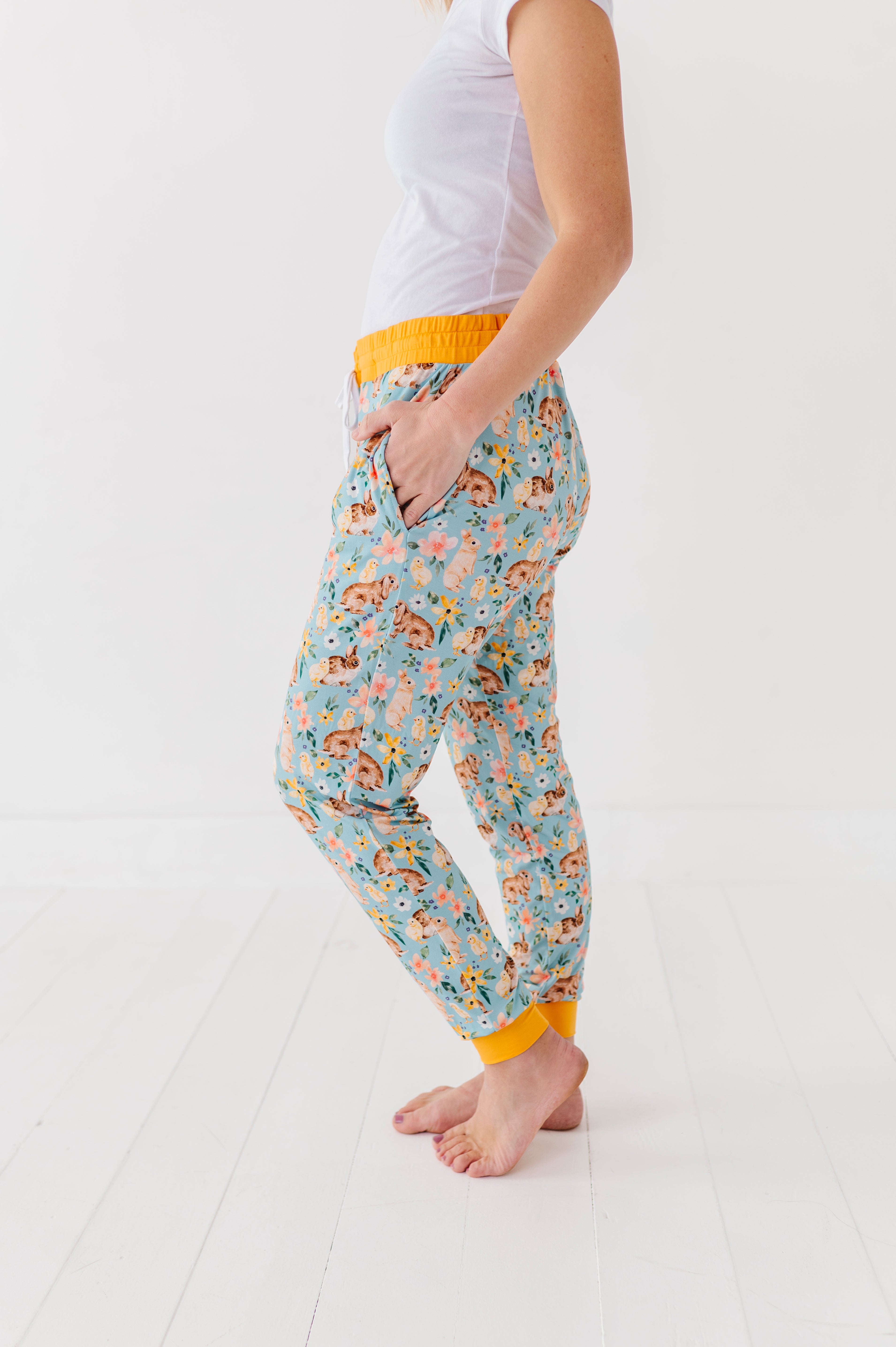 WOMEN'S SLEEPY PANTS - SOMEBUNNY TO LOVE