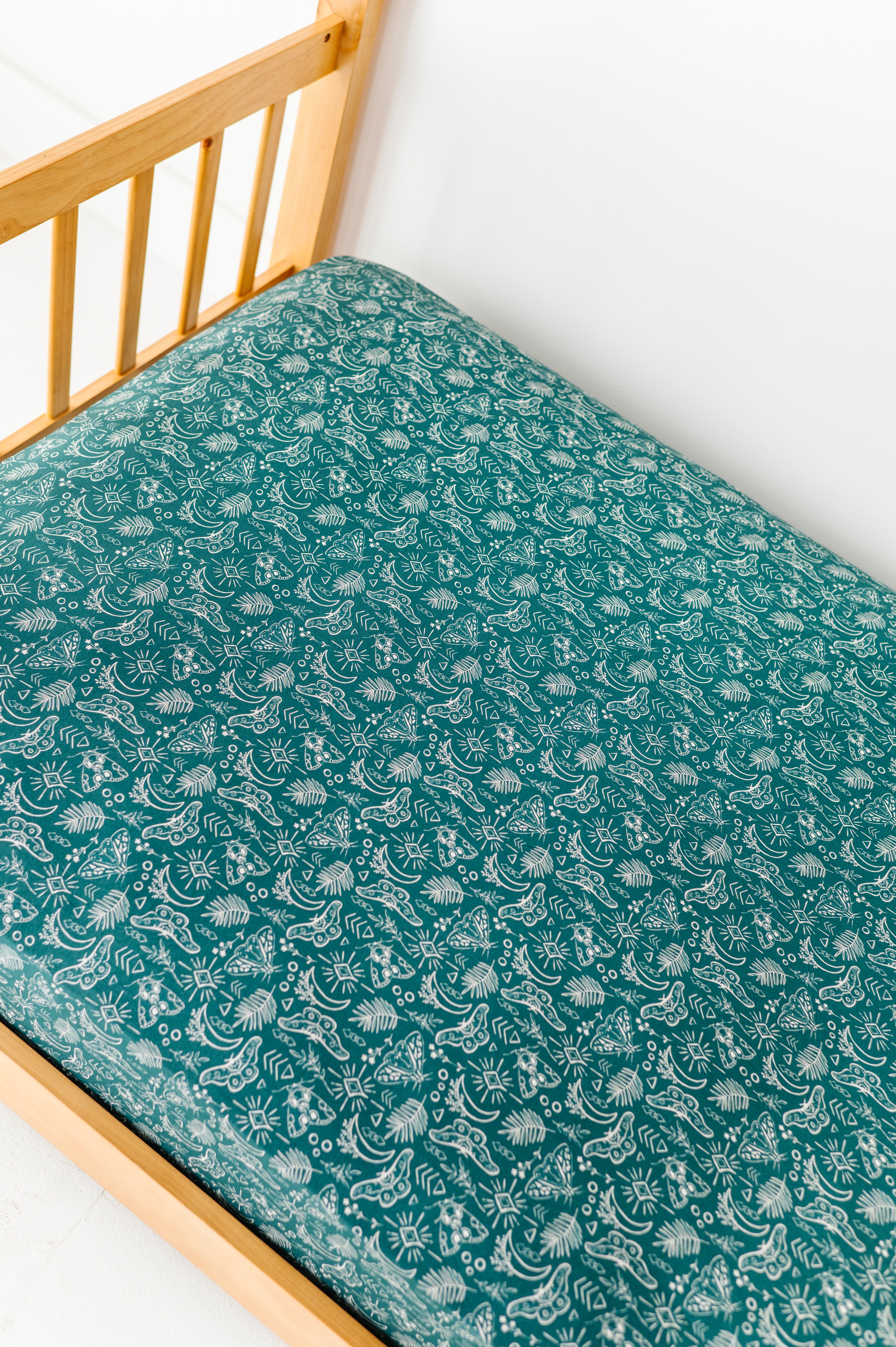 TWIN FITTED SHEET - CELESTIAL MOTHS