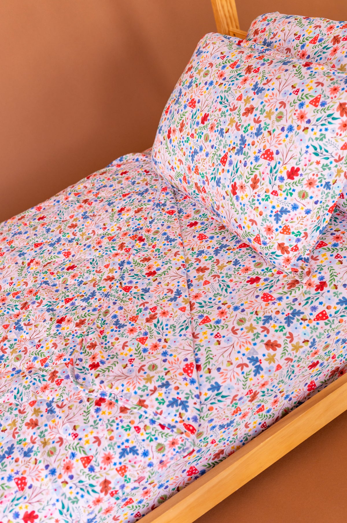 Twin Fitted Sheet - Toadstool Meadow