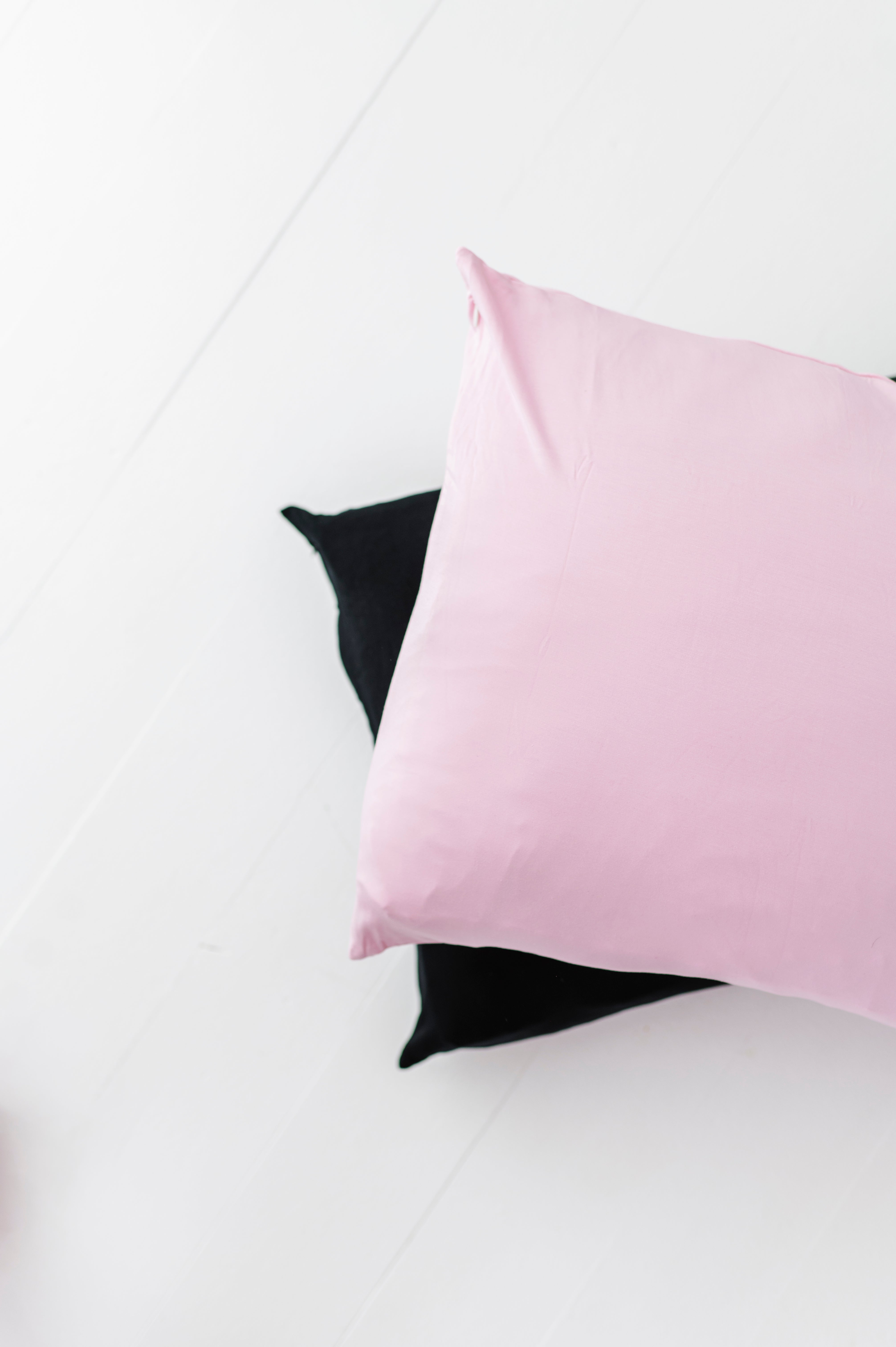 STANDARD PILLOWCASE SET - HEX AND HISSES