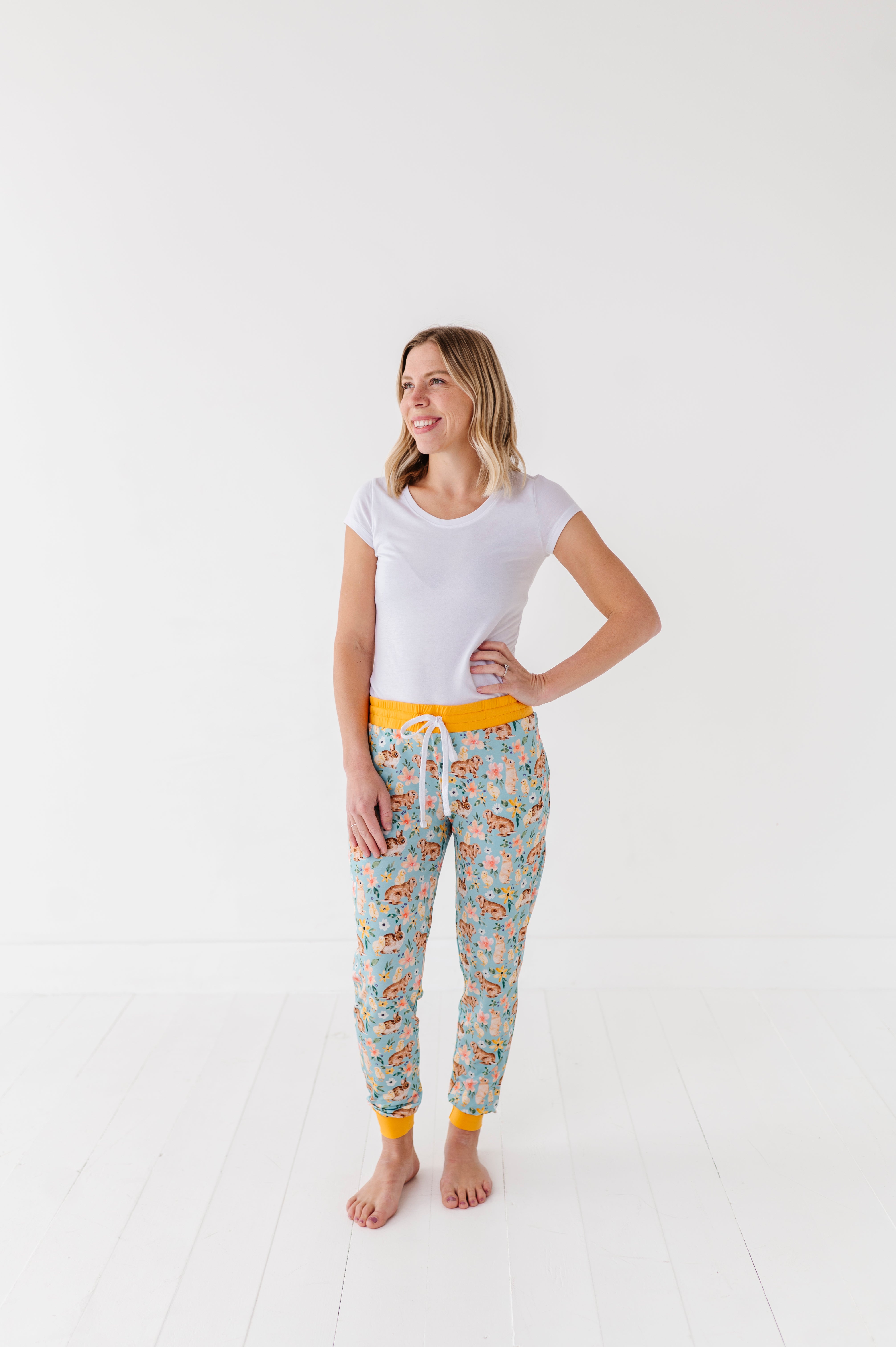 WOMEN'S SLEEPY PANTS - SOMEBUNNY TO LOVE