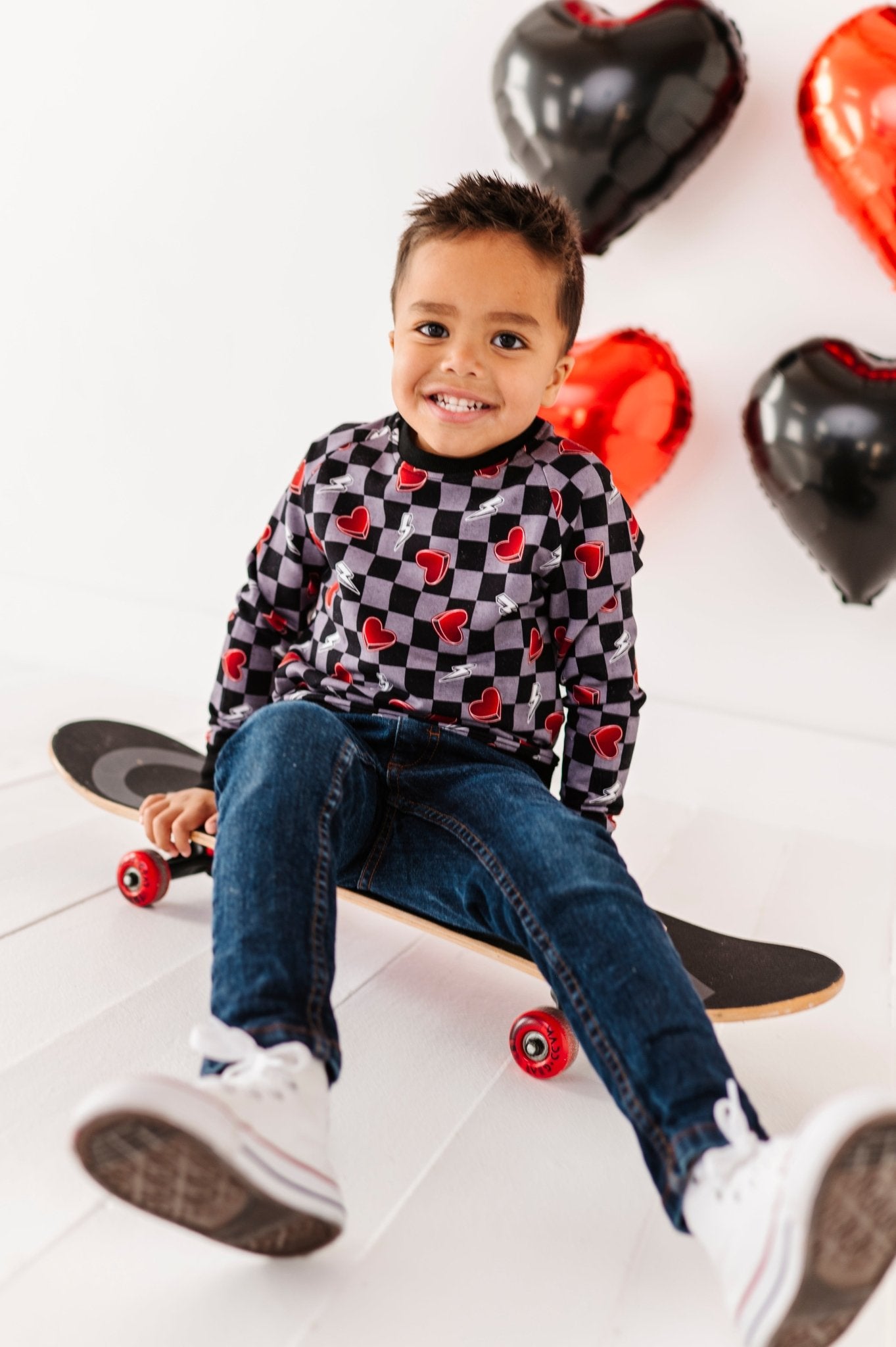 CREWNECK SWEATSHIRT - LOVE STRUCK - The Sleepy Sloth