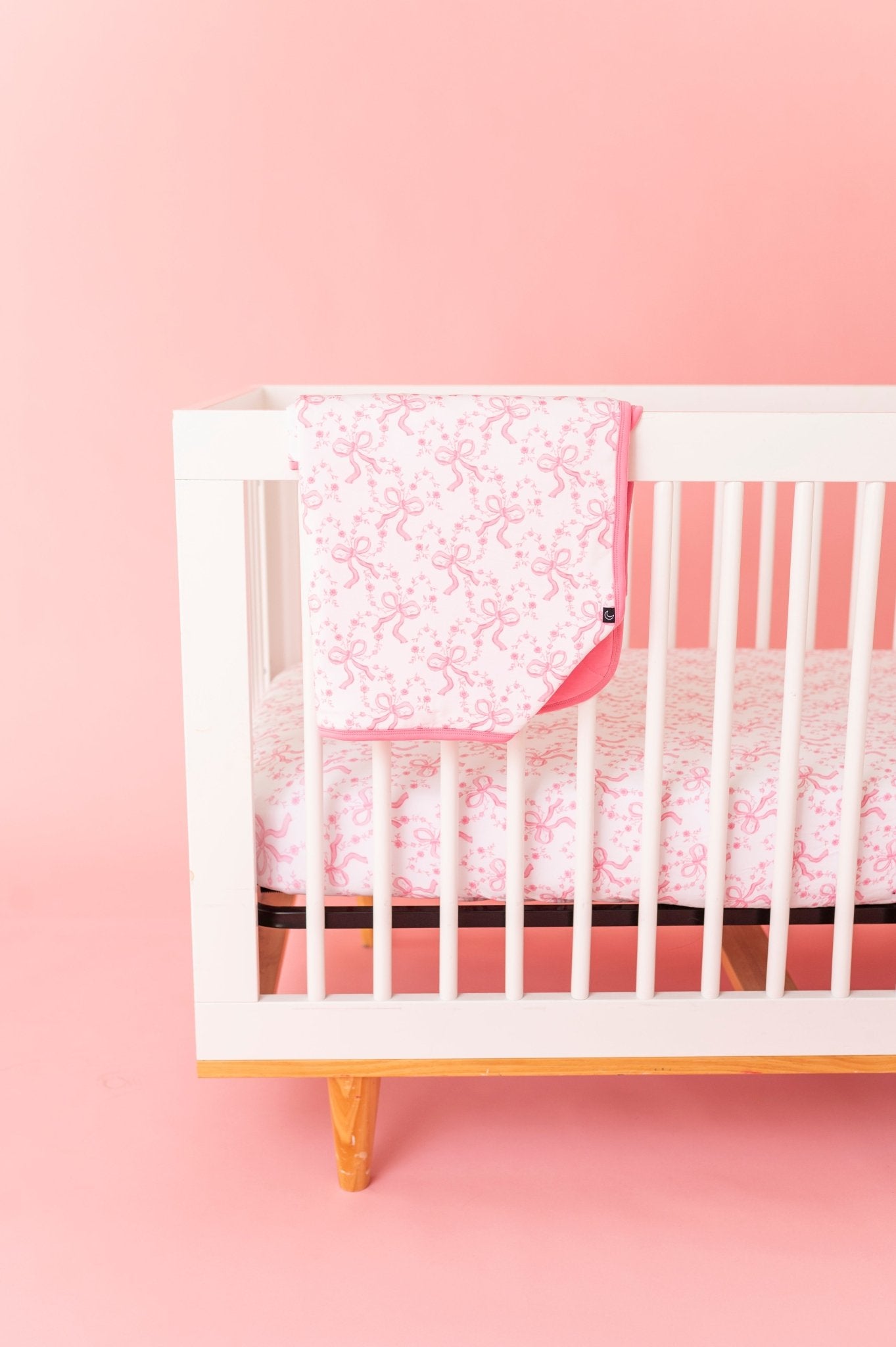 CRIB SHEET - LOVELACE BOWS - The Sleepy Sloth