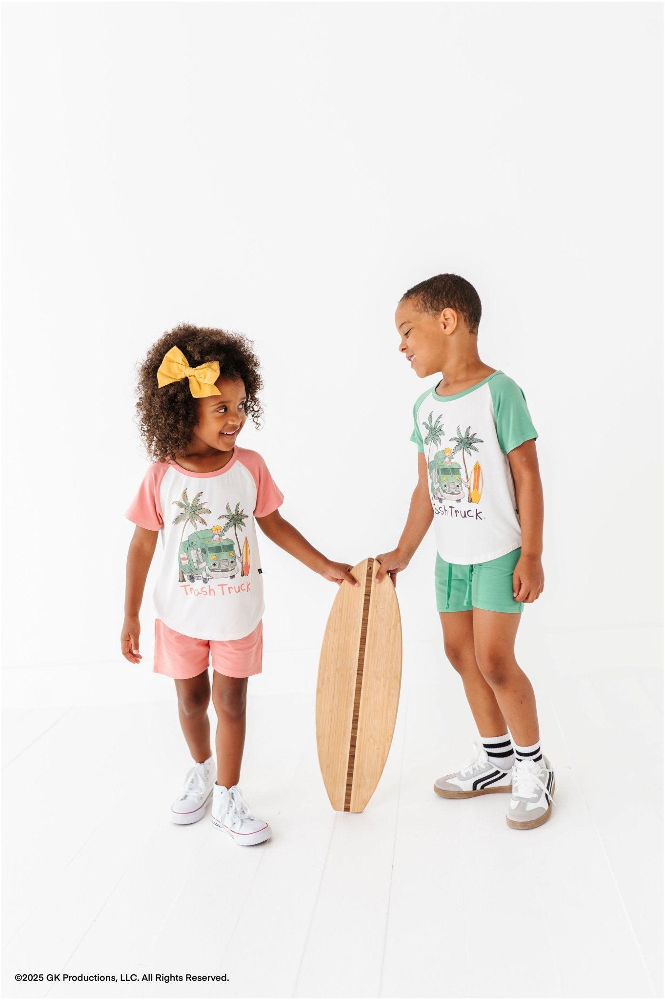 GRAPHIC TEE SHORT SET - TRASH TRUCK™ BEACH DAY (PINK) - The Sleepy Sloth
