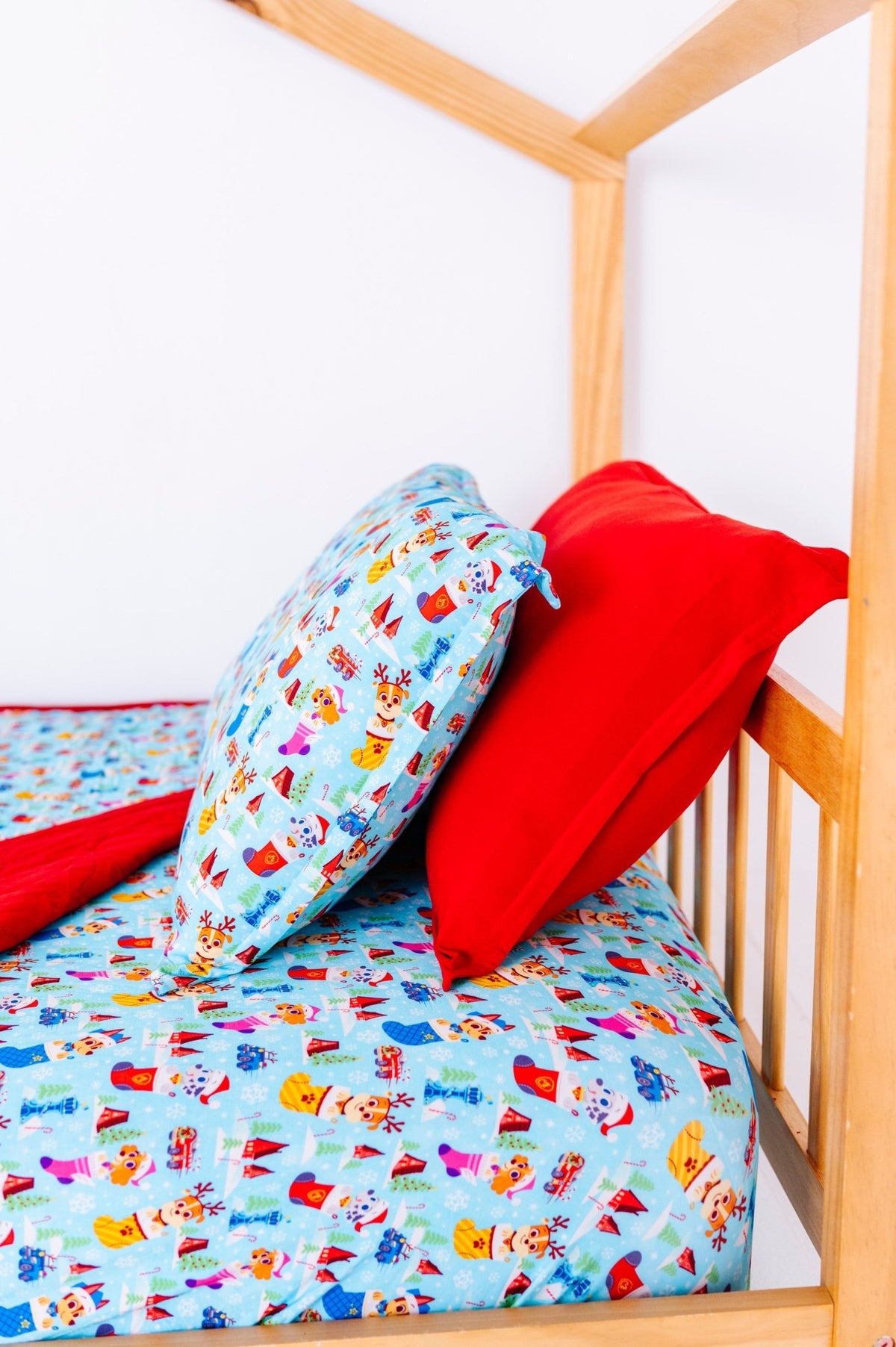 Standard Pillow Case Set - Paw Patrol™ Deck the PAWs - The Sleepy Sloth