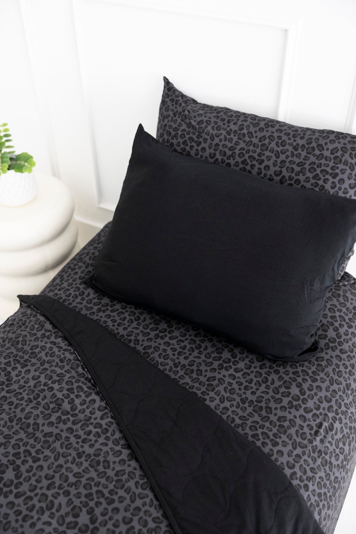 STANDARD PILLOW CASE SET - SPOTTED IN ONYX - The Sleepy Sloth