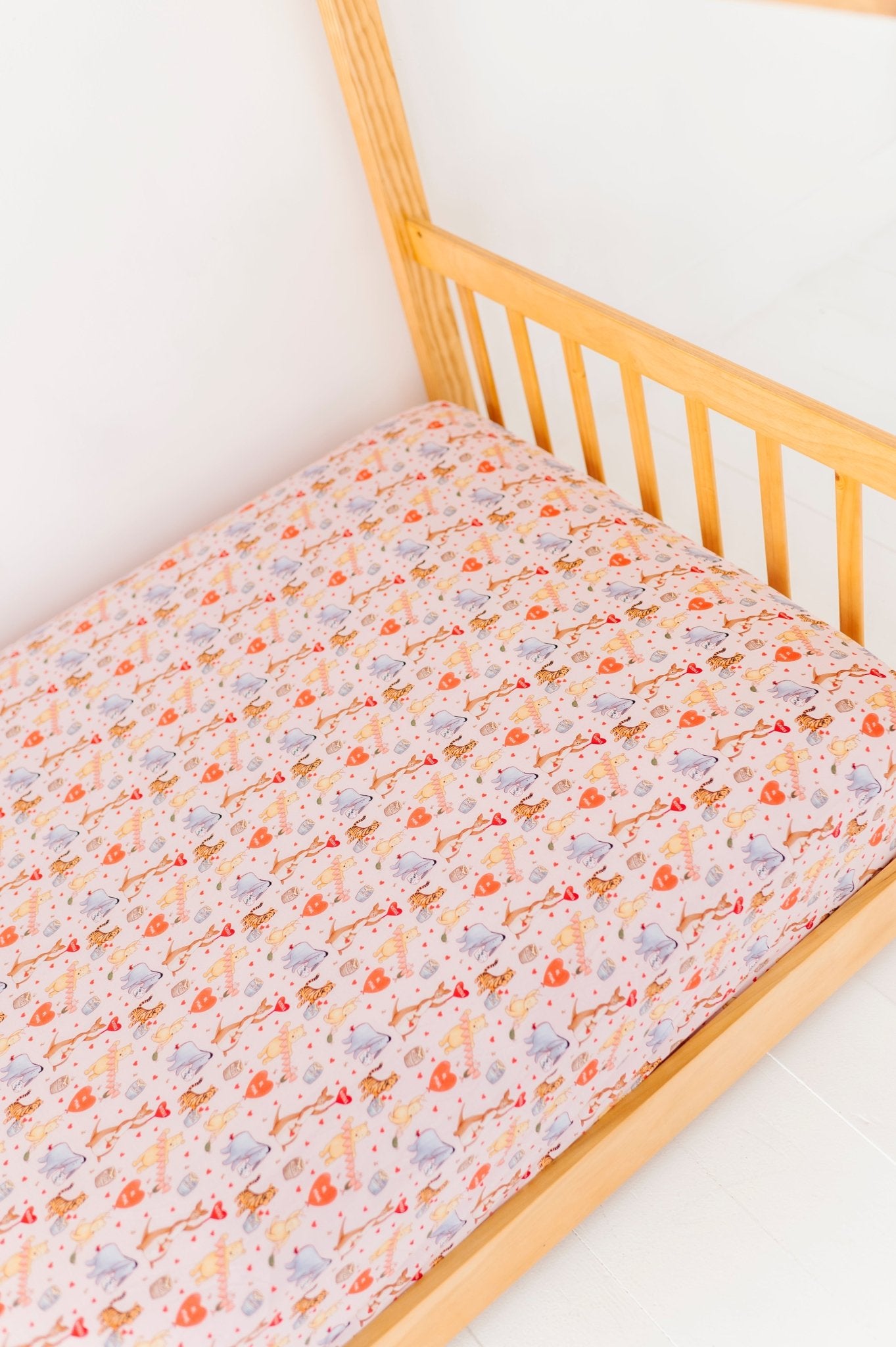 TWIN FITTED SHEET - 100 ACRES OF KISSES - The Sleepy Sloth