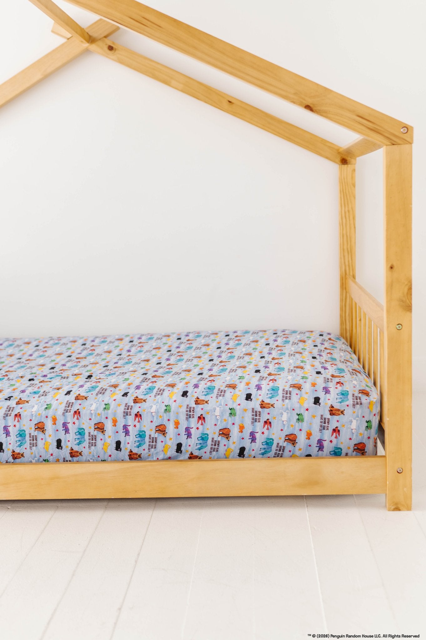 TWIN FITTED SHEET - Eric Carle™ BROWN BEAR BROWN BEAR - The Sleepy Sloth