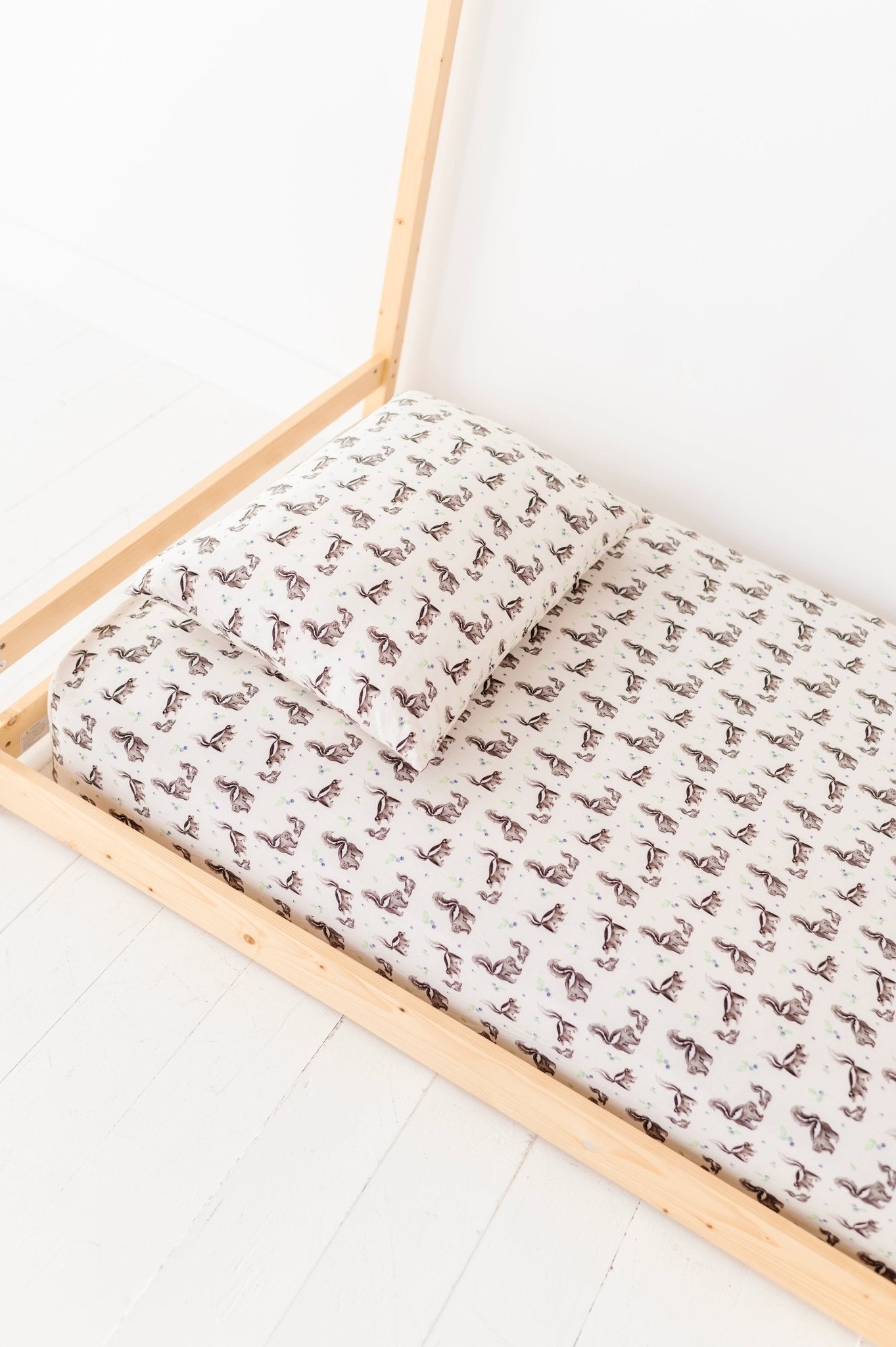 TWIN SHEET SET - BERRY STINKY - The Sleepy Sloth