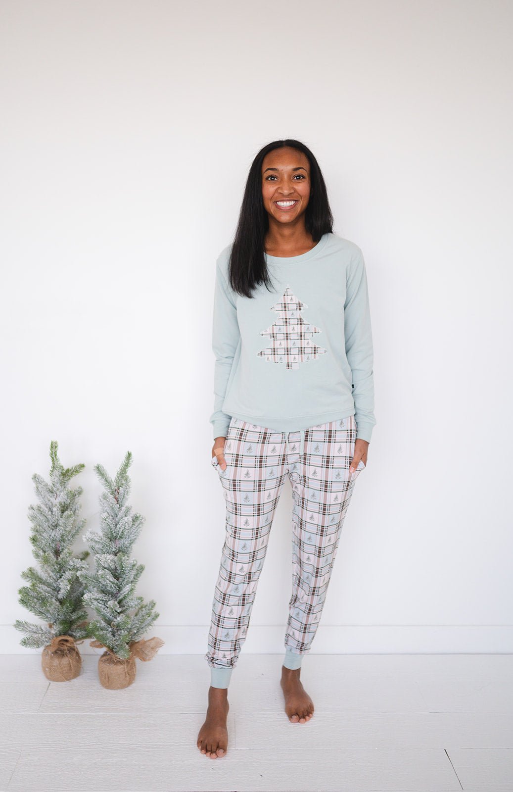 WOMENS GRAPHIC CREWNECK - HOLIDAY PLAID - The Sleepy Sloth