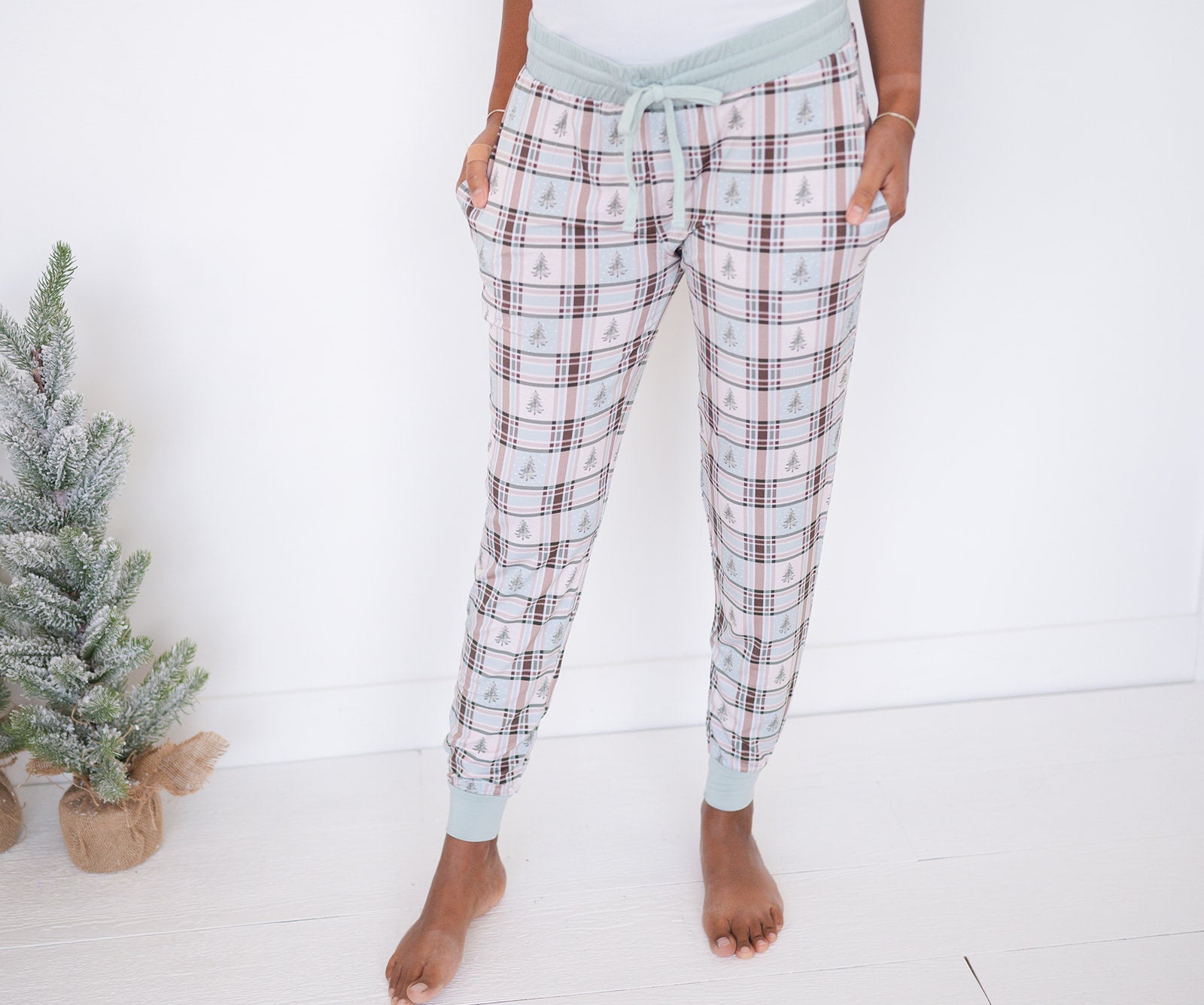 WOMEN'S SLEEPY PANTS - HOLIDAY PLAID - The Sleepy Sloth