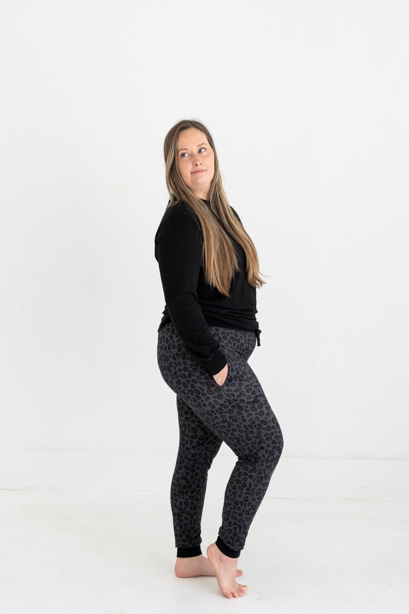 WOMEN'S SLEEPY PANTS - SPOTTED IN ONYX - The Sleepy Sloth
