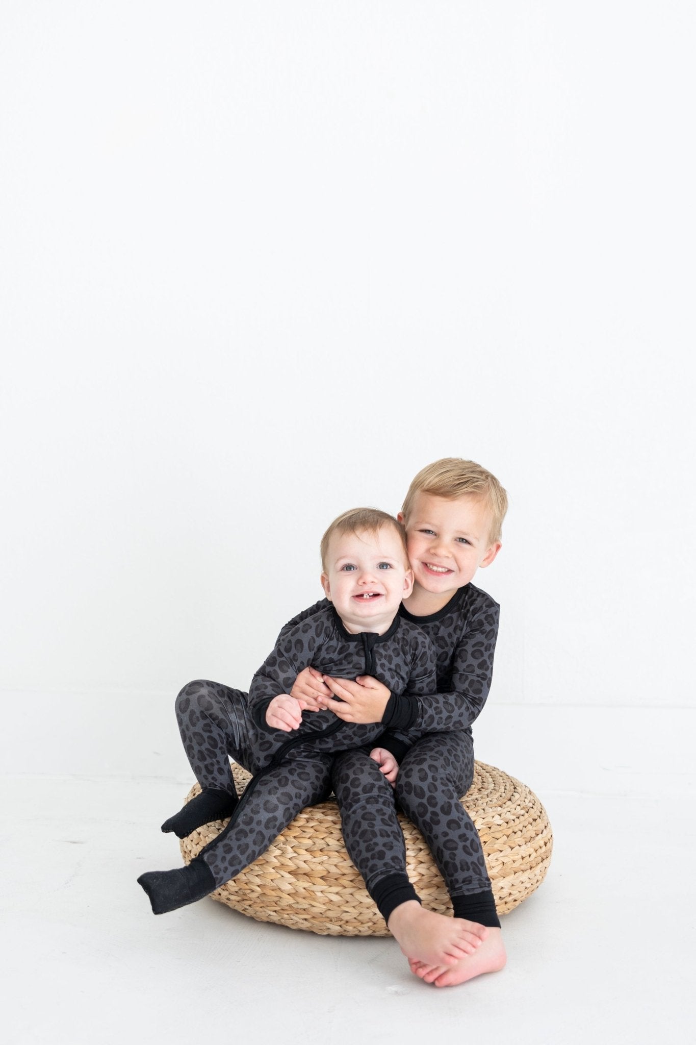 ZIP JAMMIES - SPOTTED IN ONYX - The Sleepy Sloth