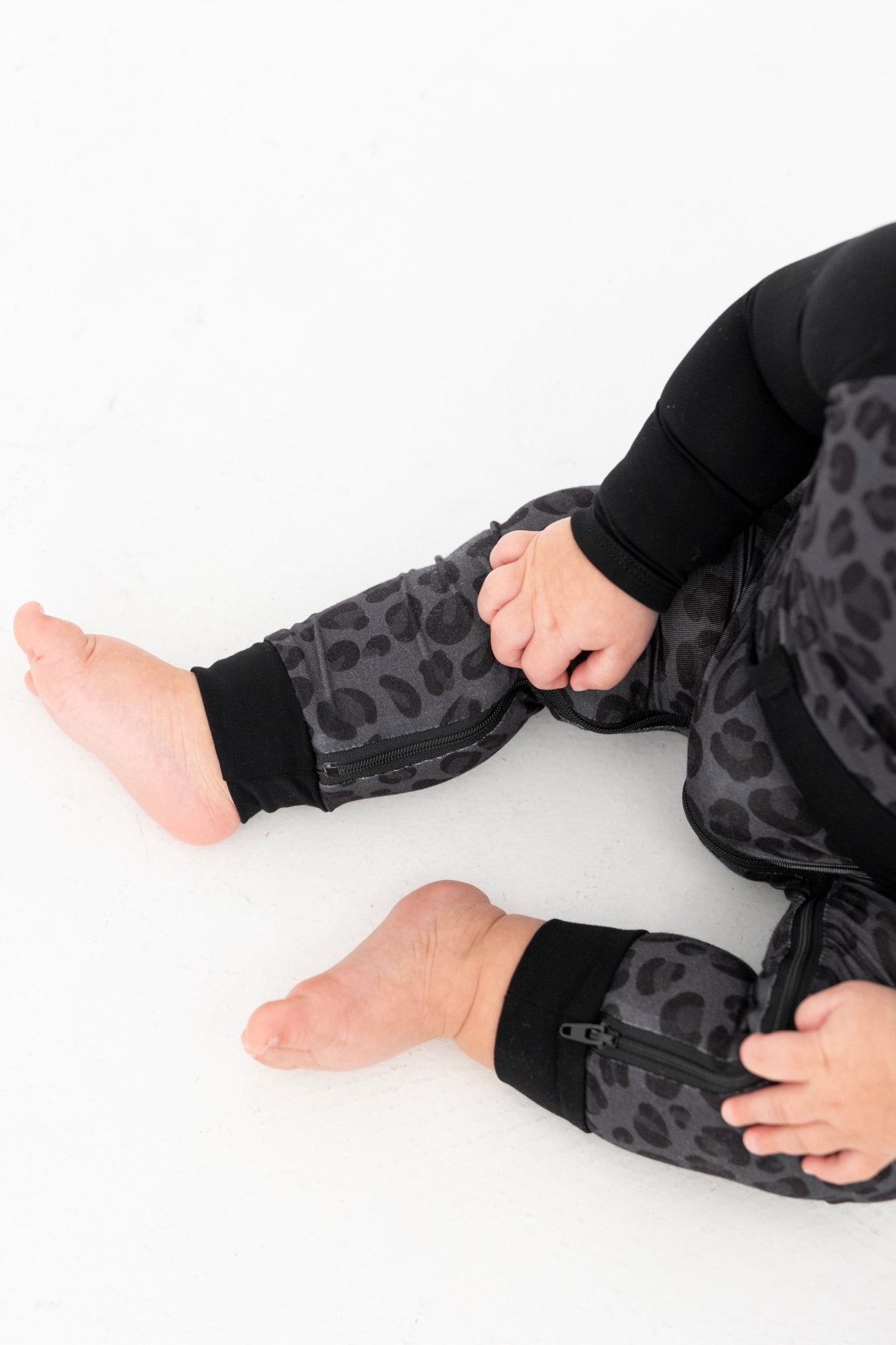 ZIP LONGALL - SPOTTED IN ONYX - The Sleepy Sloth